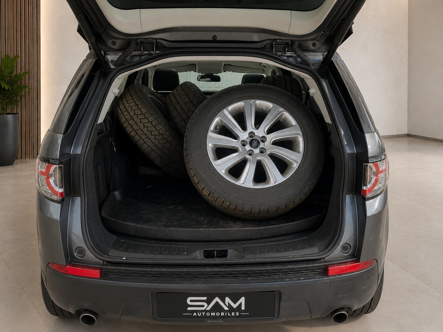 LAND ROVER Discovery Sport 2.0 Si4 HSE Luxury AT9-image-5
