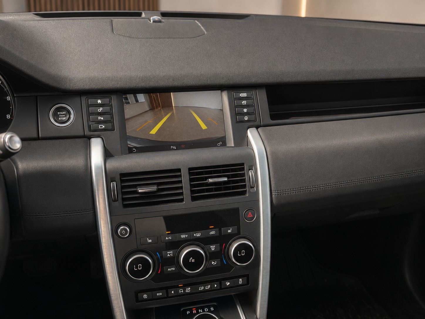 LAND ROVER Discovery Sport 2.0 Si4 HSE Luxury AT9-image-12