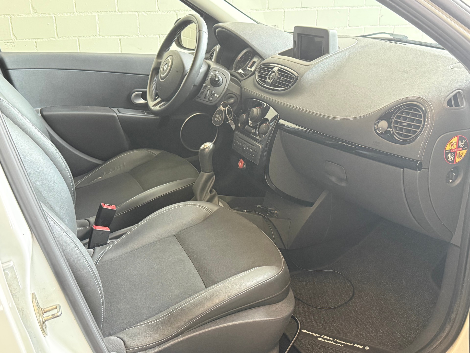 RENAULT Clio 1.2 16V Turbo Night&Day-image-7