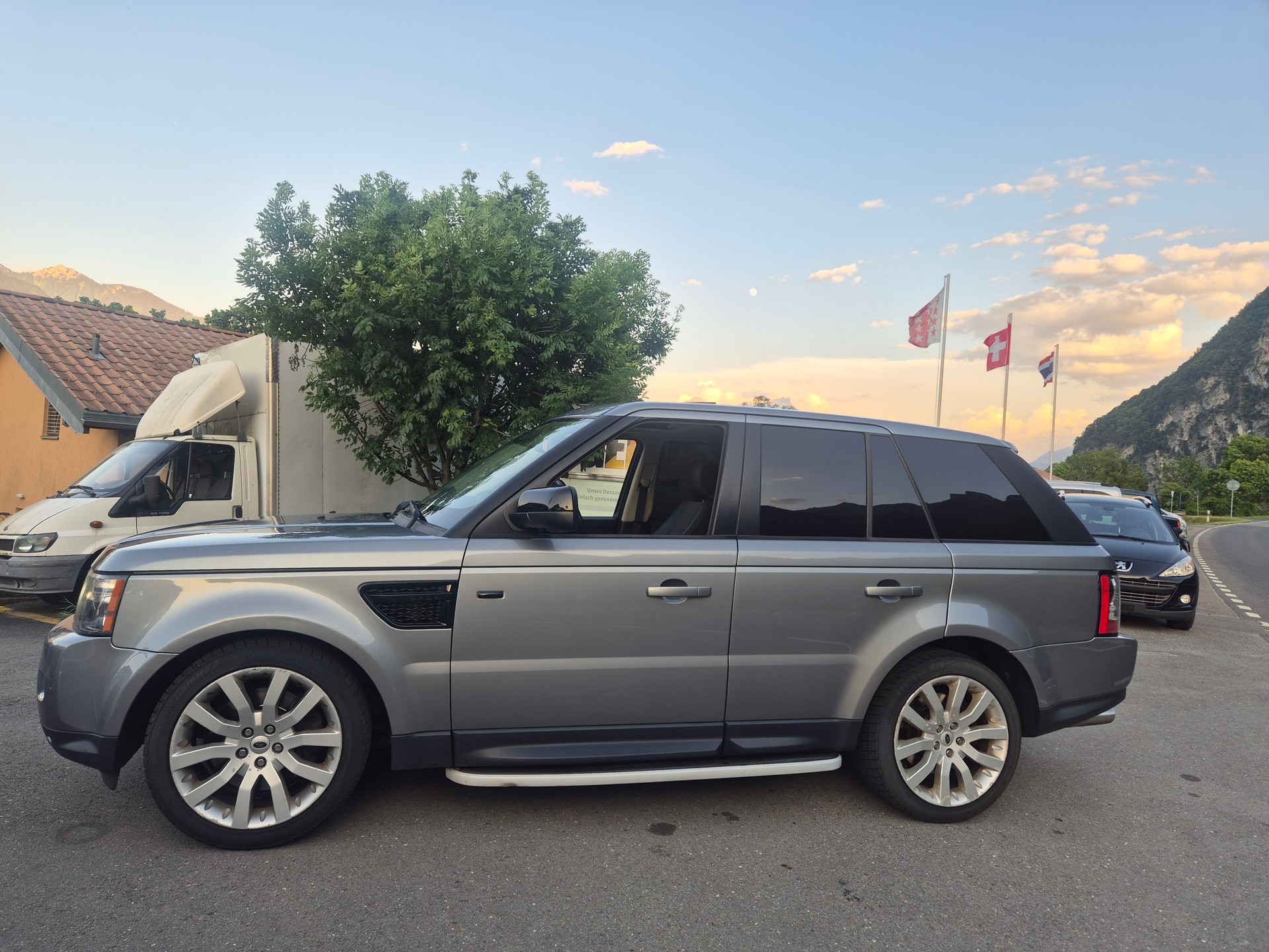 LAND ROVER Range Rover Sport 3.0 TDV6 HSE Automatic-image-2