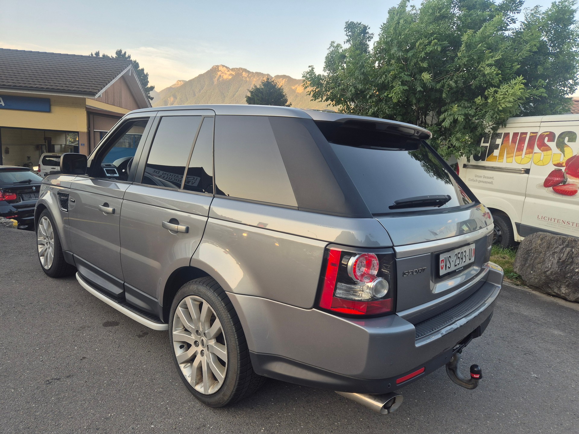 LAND ROVER Range Rover Sport 3.0 TDV6 HSE Automatic-image-1