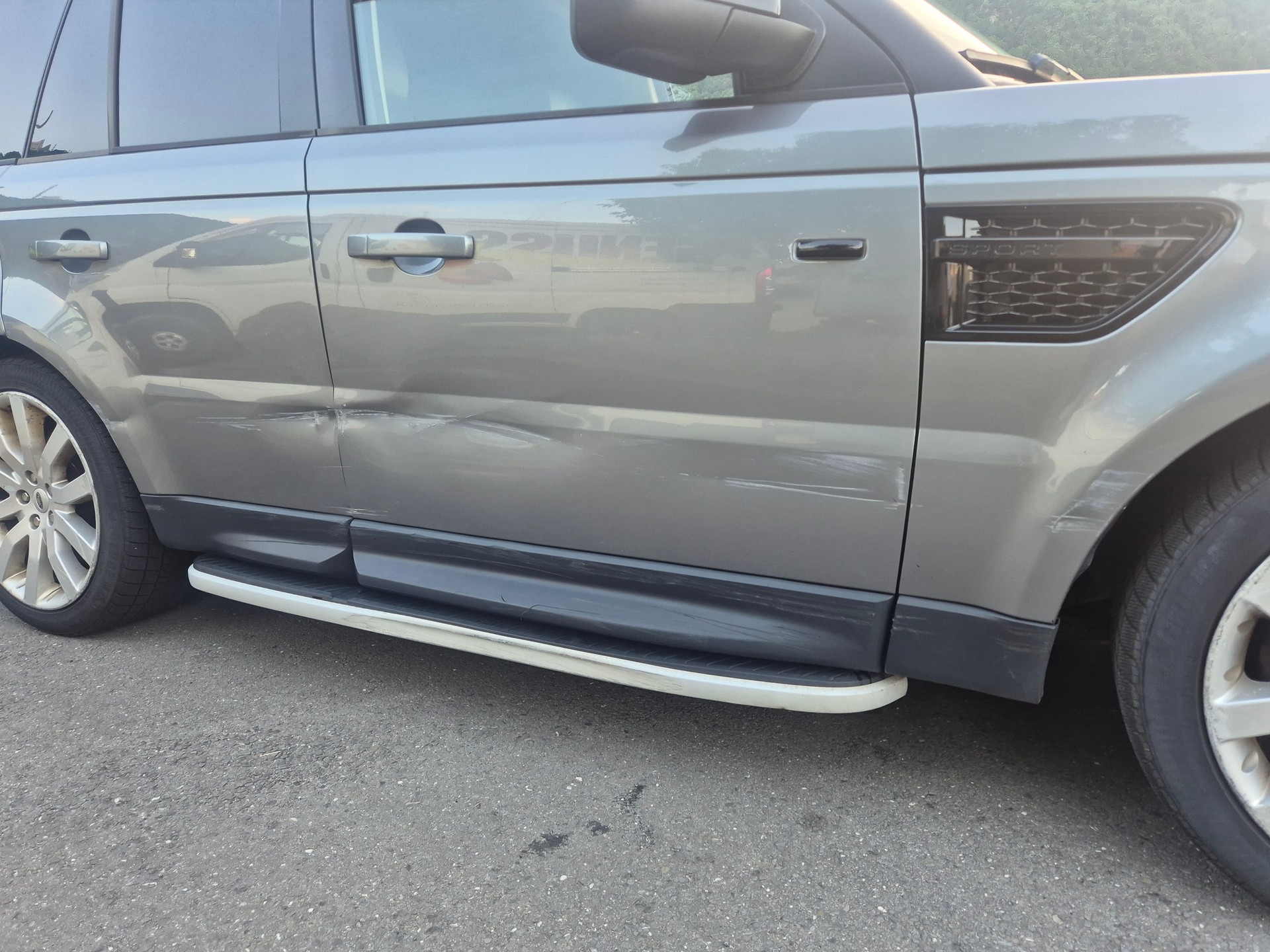 LAND ROVER Range Rover Sport 3.0 TDV6 HSE Automatic-image-9