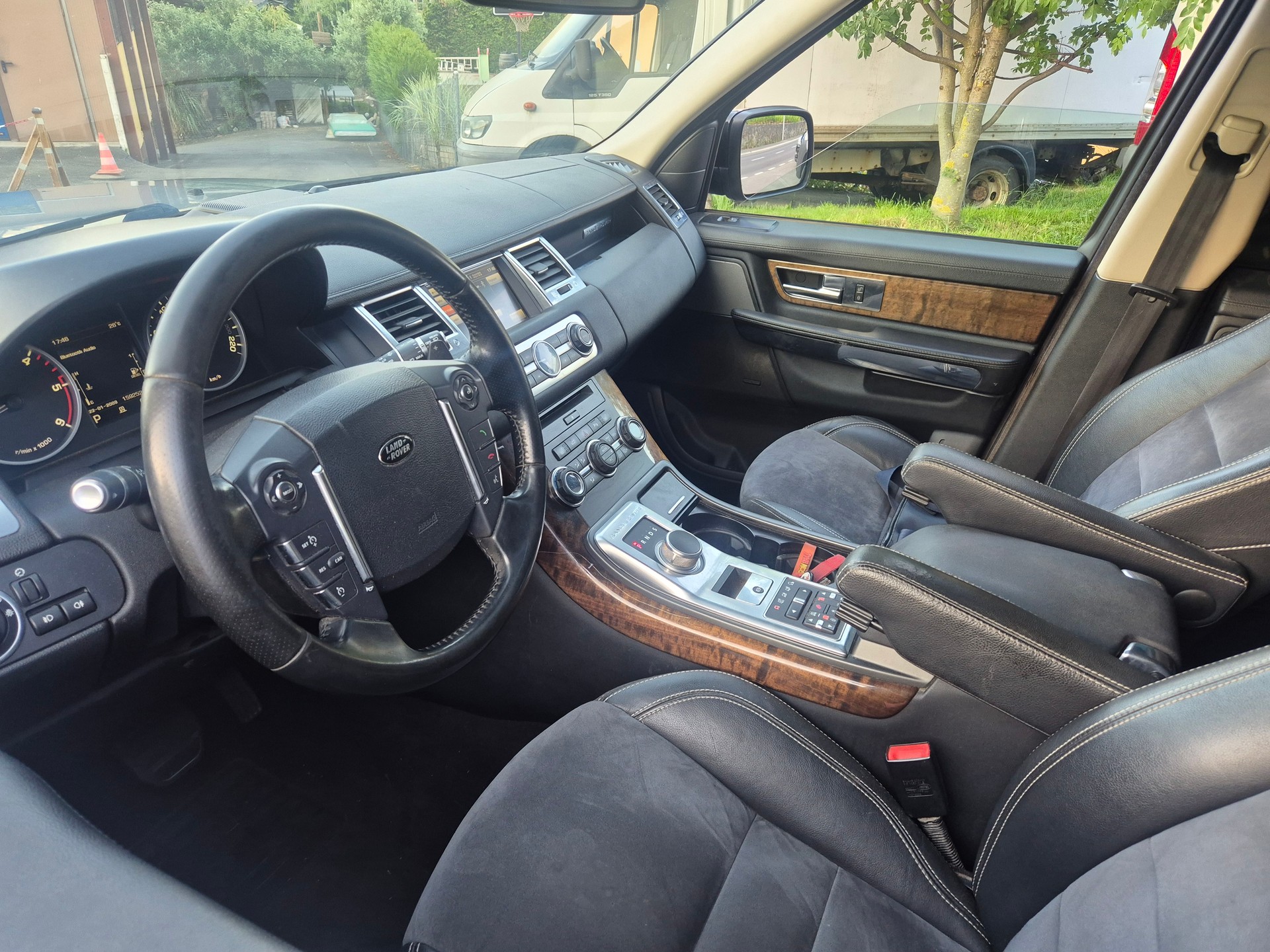 LAND ROVER Range Rover Sport 3.0 TDV6 HSE Automatic-image-8