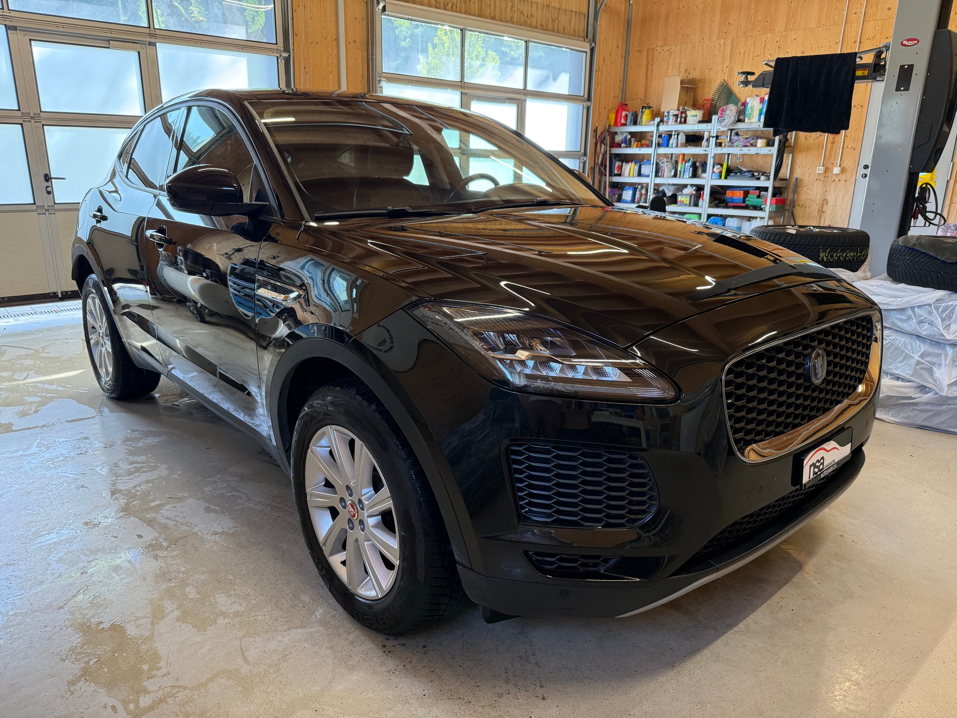 JAGUAR E-Pace 2.0d D180 S AWD Automatik-showroom-element-2