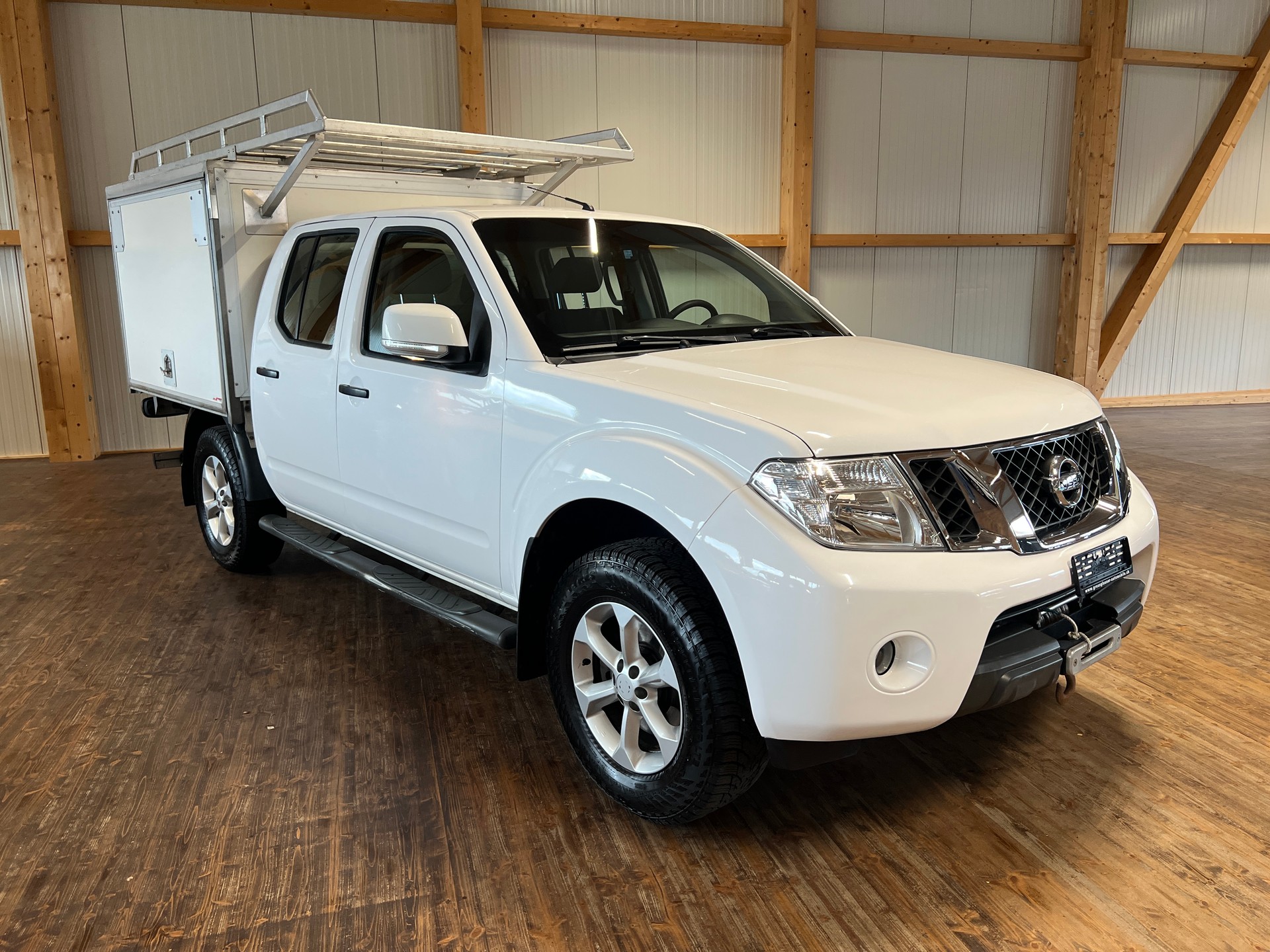 NISSAN Navara Double Cab SE 2.5 dCi 4WD LB Automat-showroom-element-2