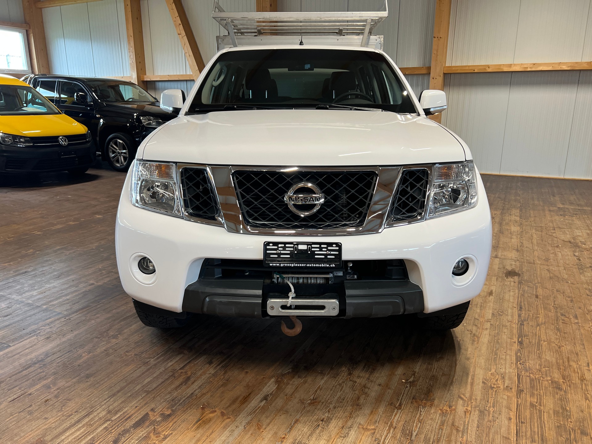 NISSAN Navara Double Cab SE 2.5 dCi 4WD LB Automat-showroom-element-1
