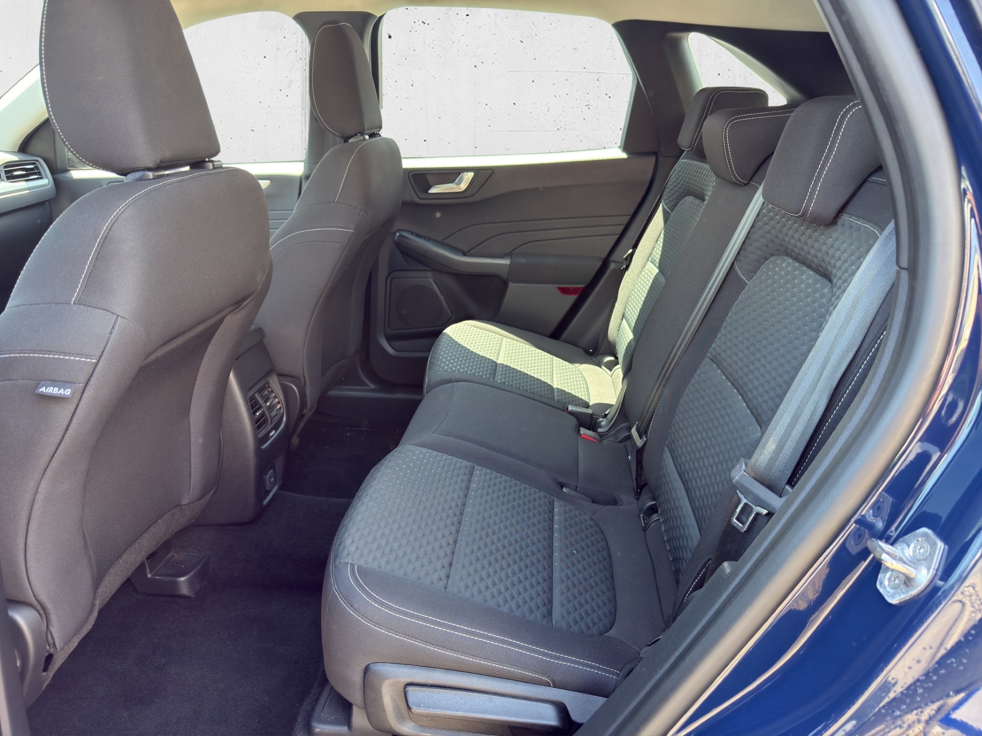 FORD Kuga 2.5 Hybrid Cool & Connect 4x4-image-11