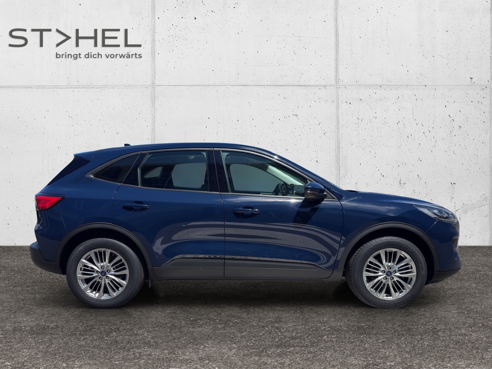 FORD Kuga 2.5 Hybrid Cool & Connect 4x4-showroom-element-3