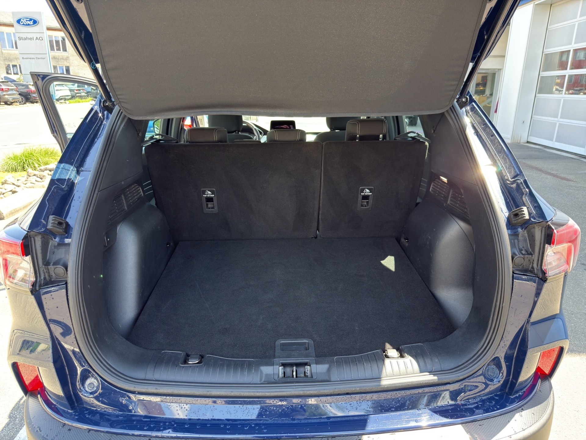 FORD Kuga 2.5 Hybrid Cool & Connect 4x4-image-12