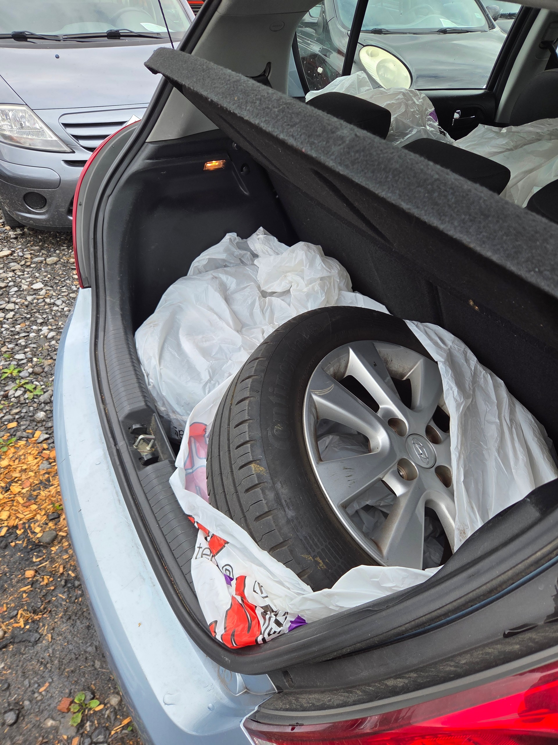 HYUNDAI i20 1.4 Style-image-4