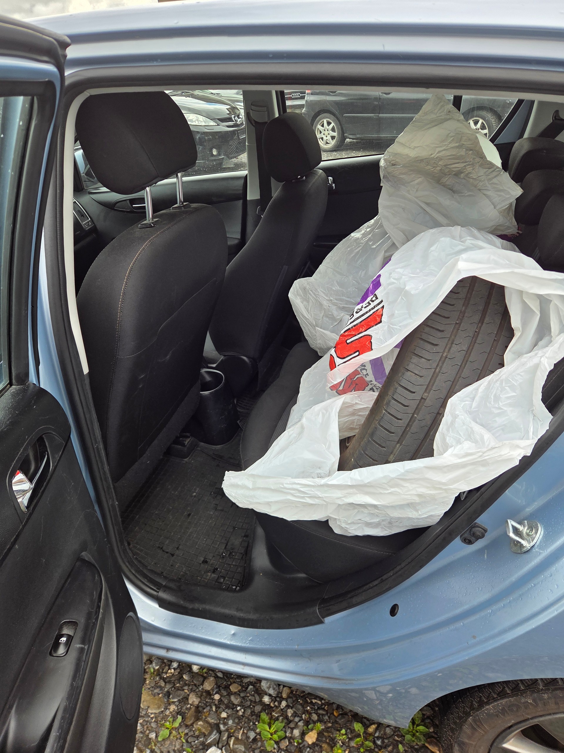 HYUNDAI i20 1.4 Style-image-5