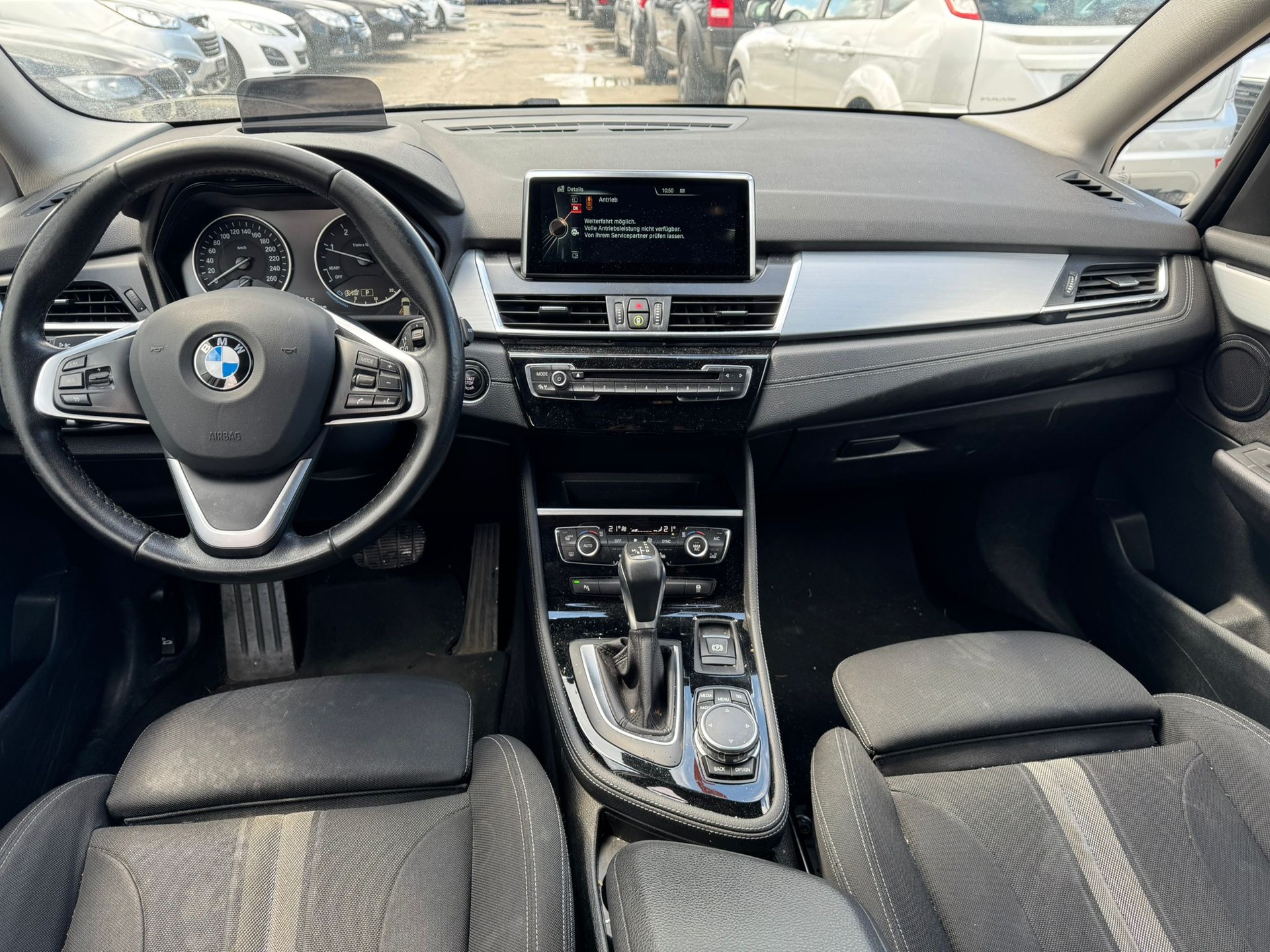 BMW 218d Gran Tourer Steptronic-image-11