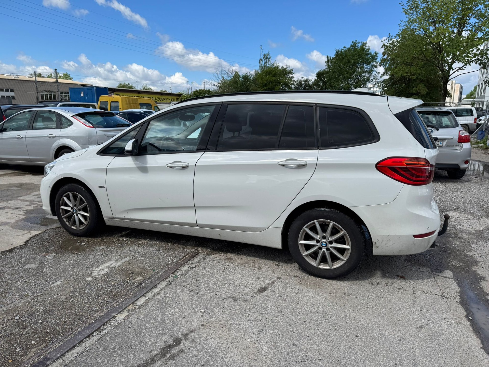 BMW 218d Gran Tourer Steptronic-image-6