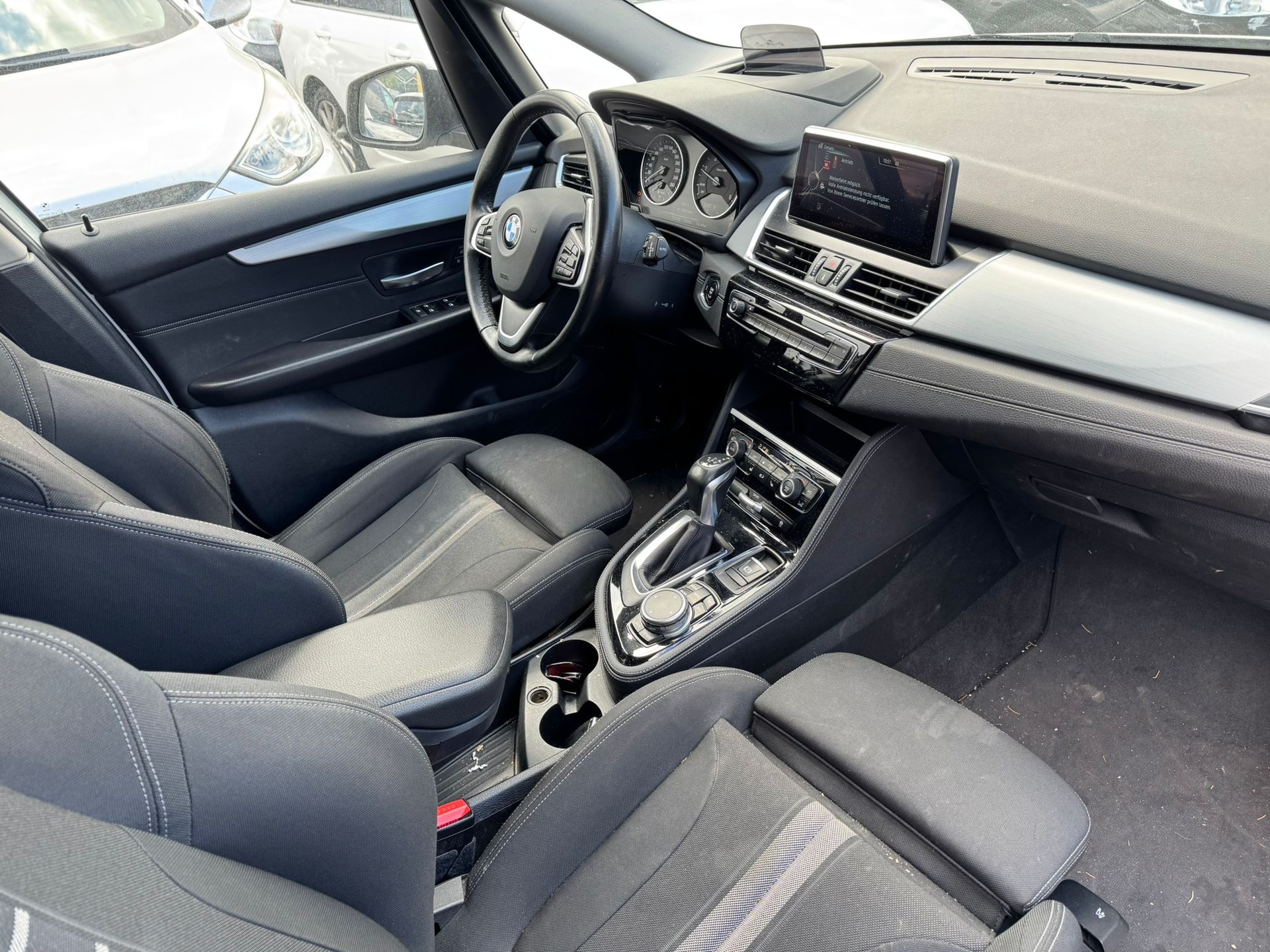 BMW 218d Gran Tourer Steptronic-image-9
