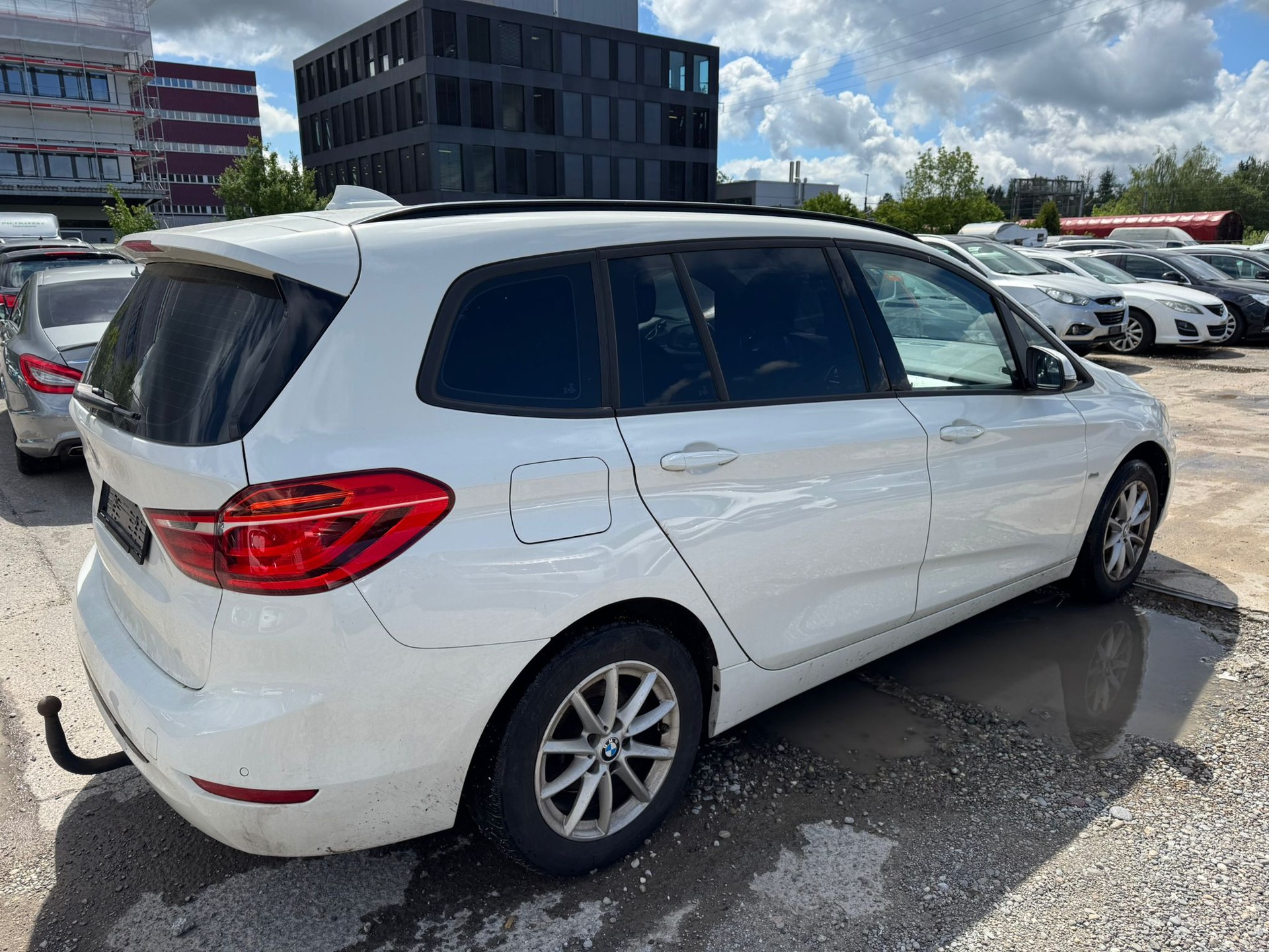 BMW 218d Gran Tourer Steptronic-image-4