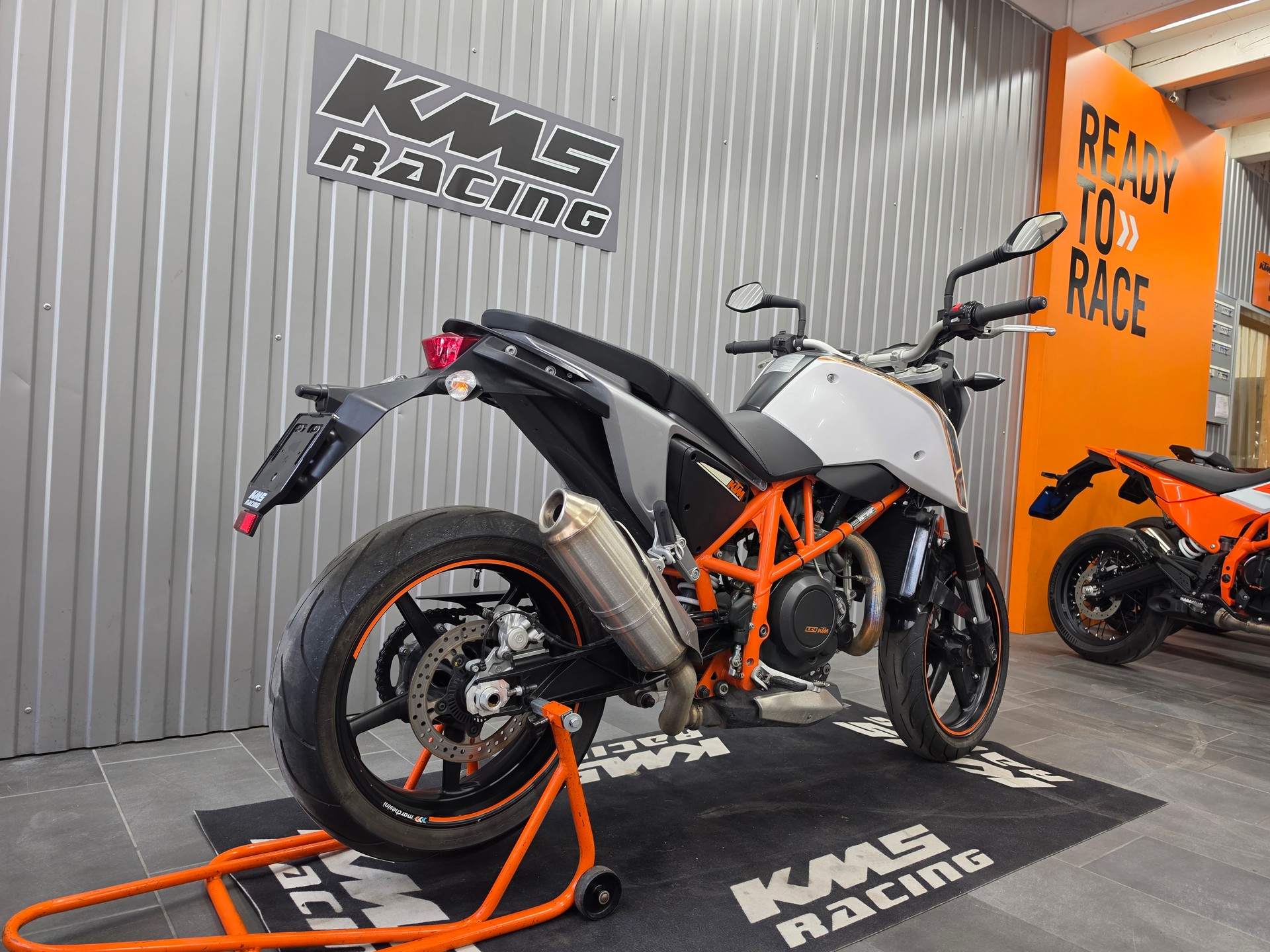 KTM 690 Duke ABS (35kW)-image-2