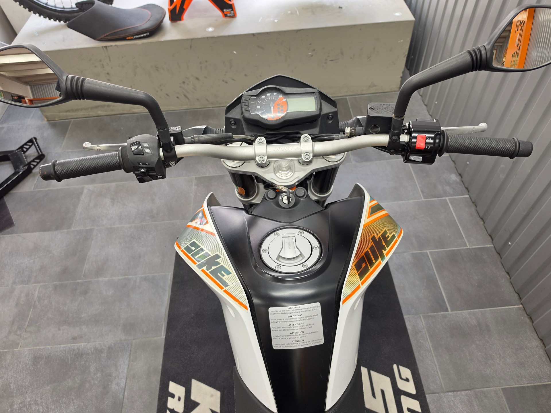 KTM 690 Duke ABS (35kW)-image-11