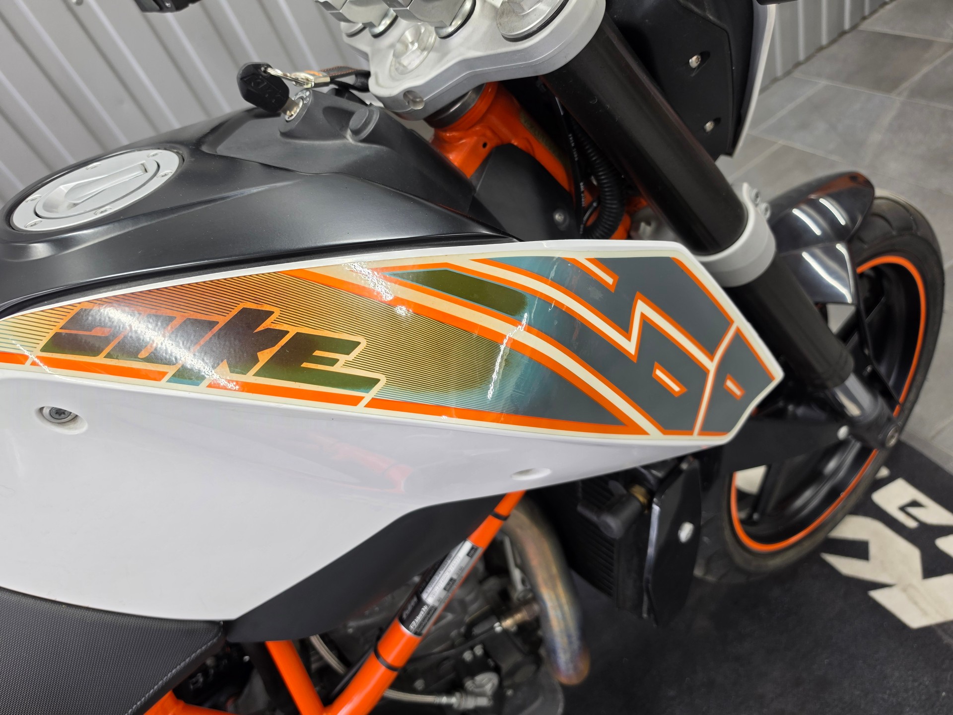 KTM 690 Duke ABS (35kW)-image-3