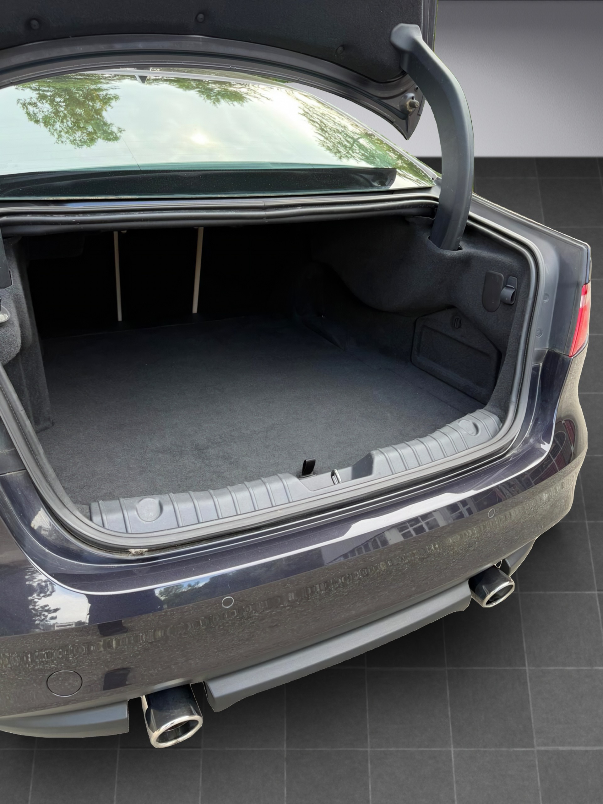 JAGUAR XF 30d Portfolio Automatic * Diesel * V6 * 300PS *-image-17