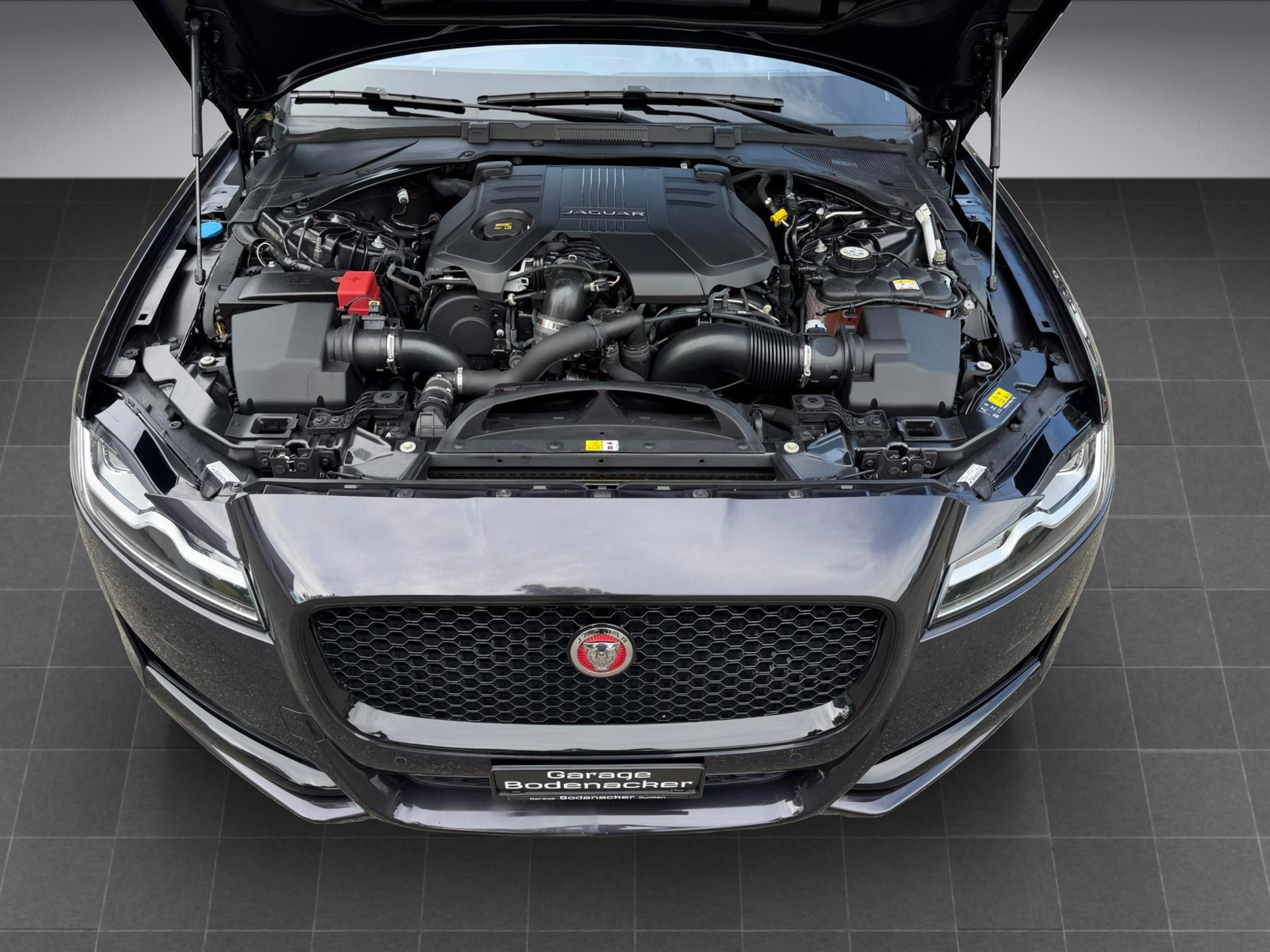 JAGUAR XF 30d Portfolio Automatic * Diesel * V6 * 300PS *-image-14