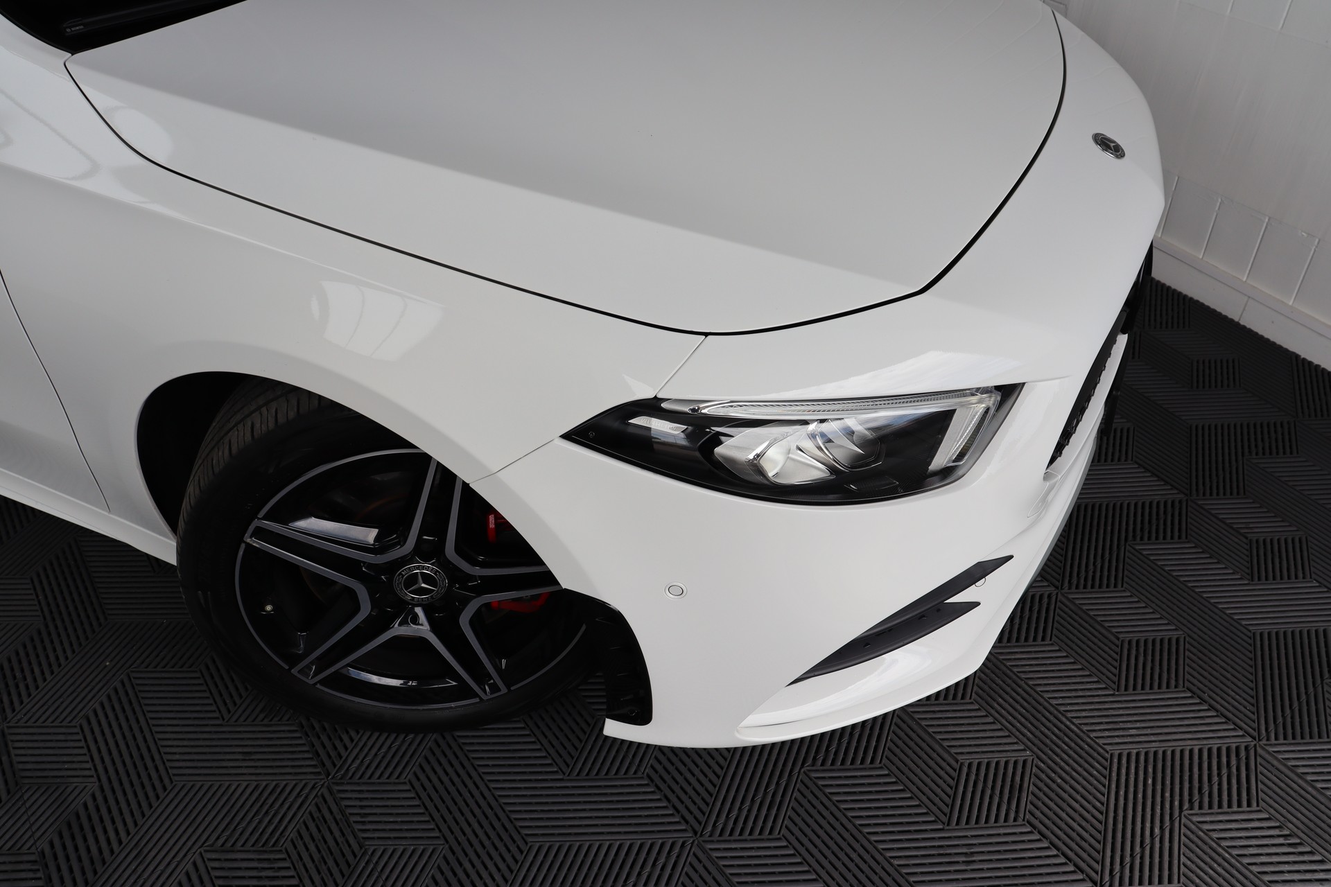 MERCEDES-BENZ A 250 AMG Line 7G-DCT-image-5