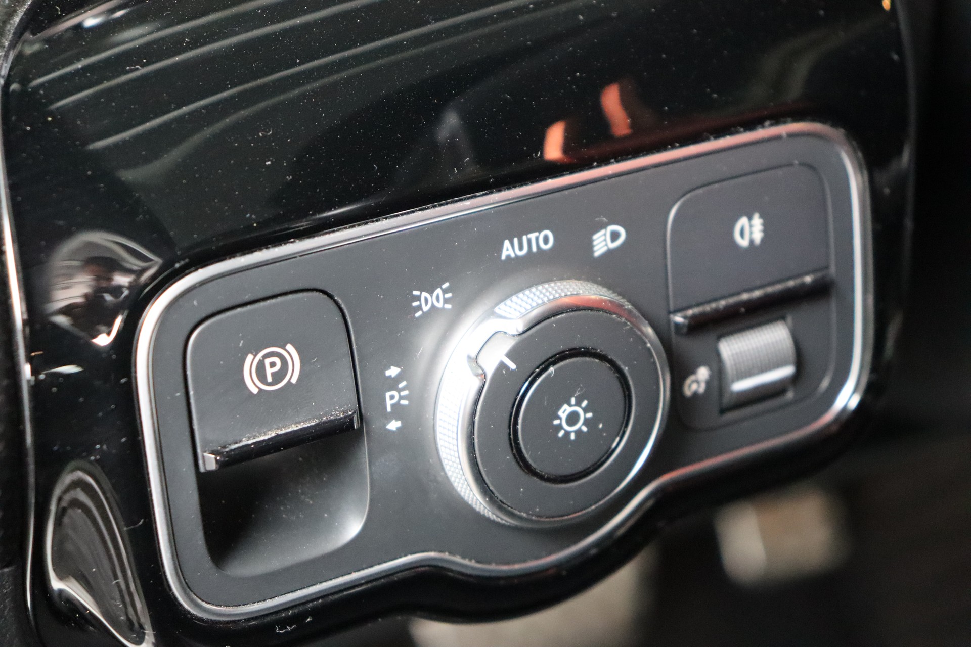 MERCEDES-BENZ A 250 AMG Line 7G-DCT-image-26
