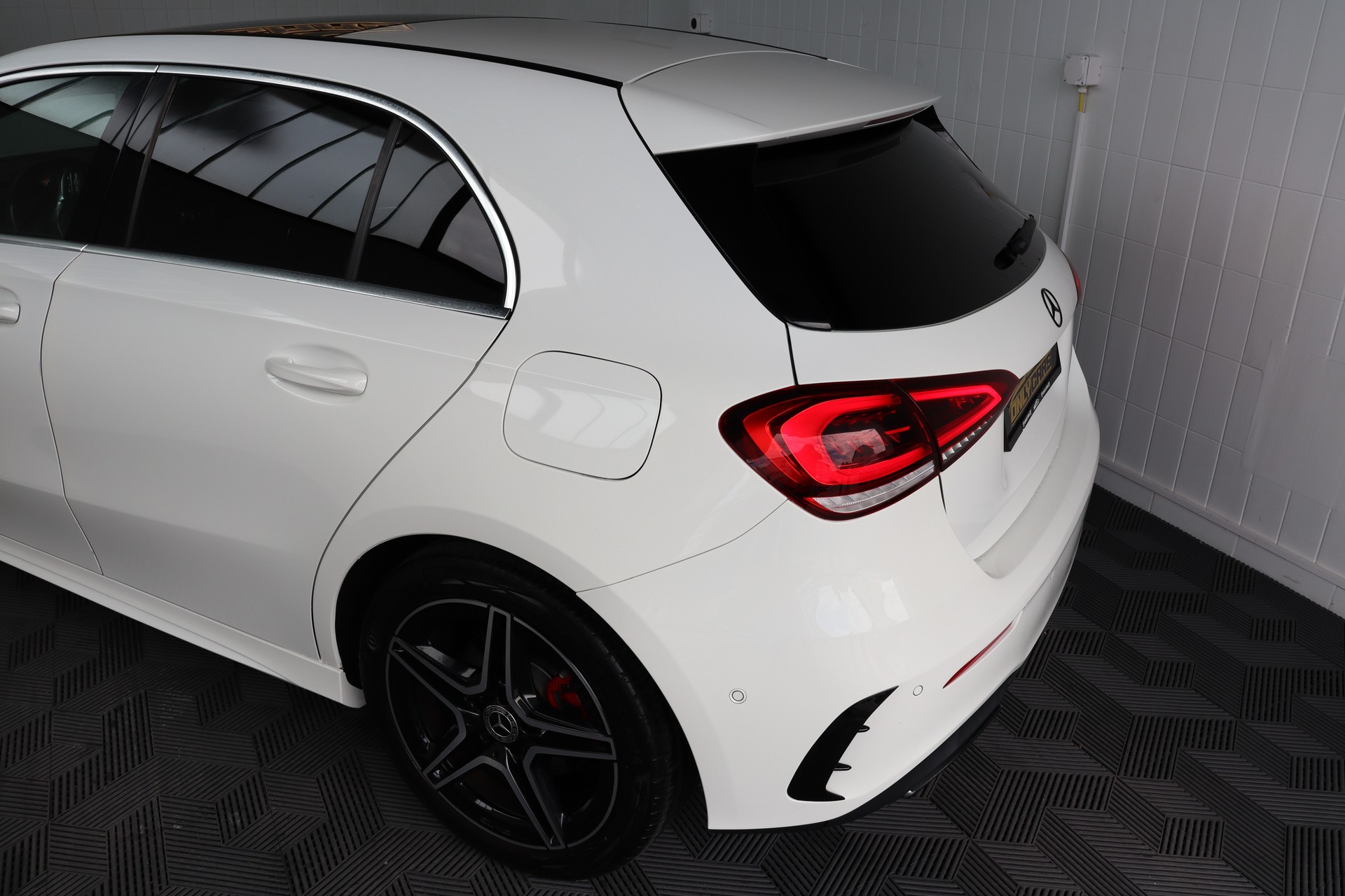 MERCEDES-BENZ A 250 AMG Line 7G-DCT-image-22