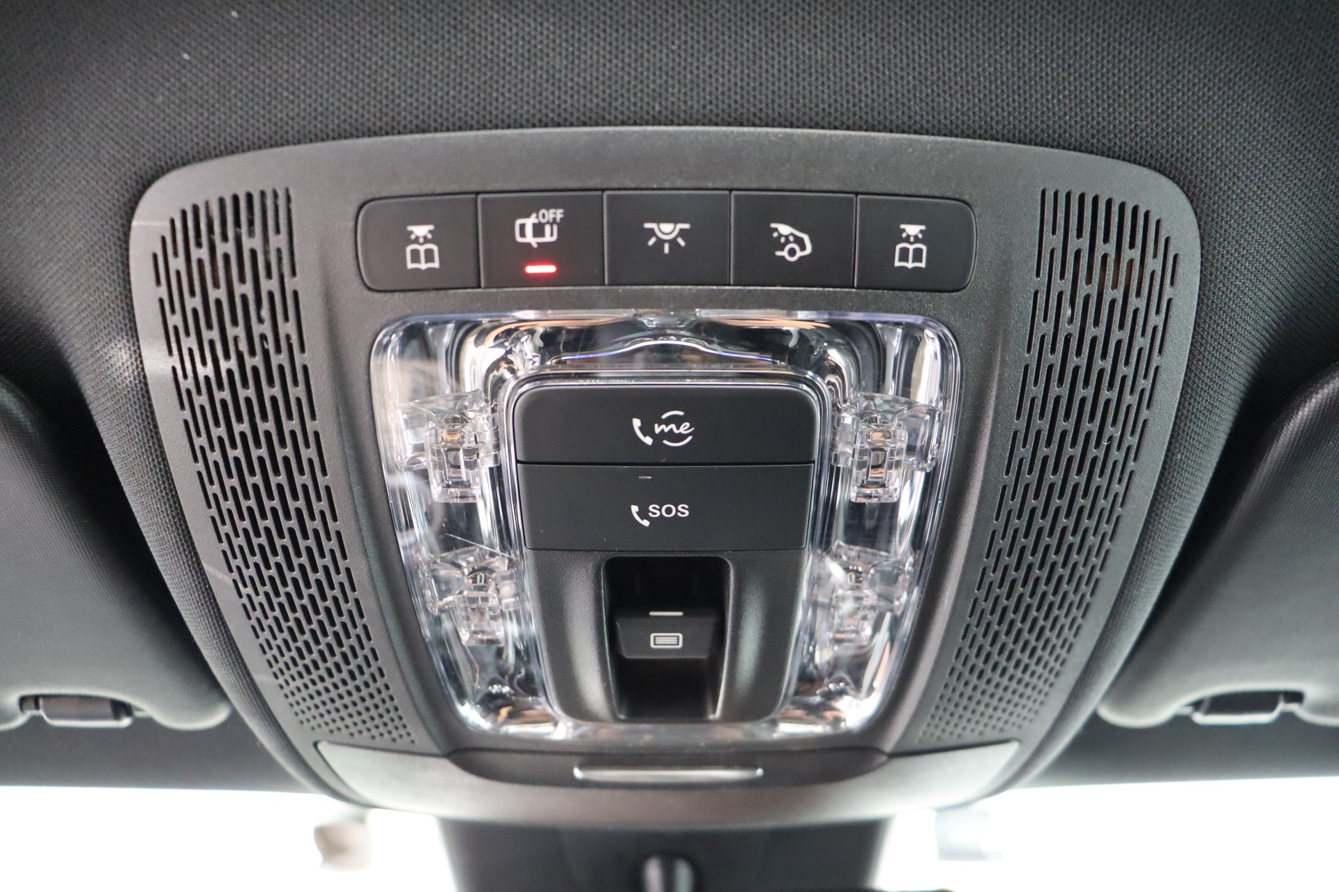 MERCEDES-BENZ A 250 AMG Line 7G-DCT-image-28