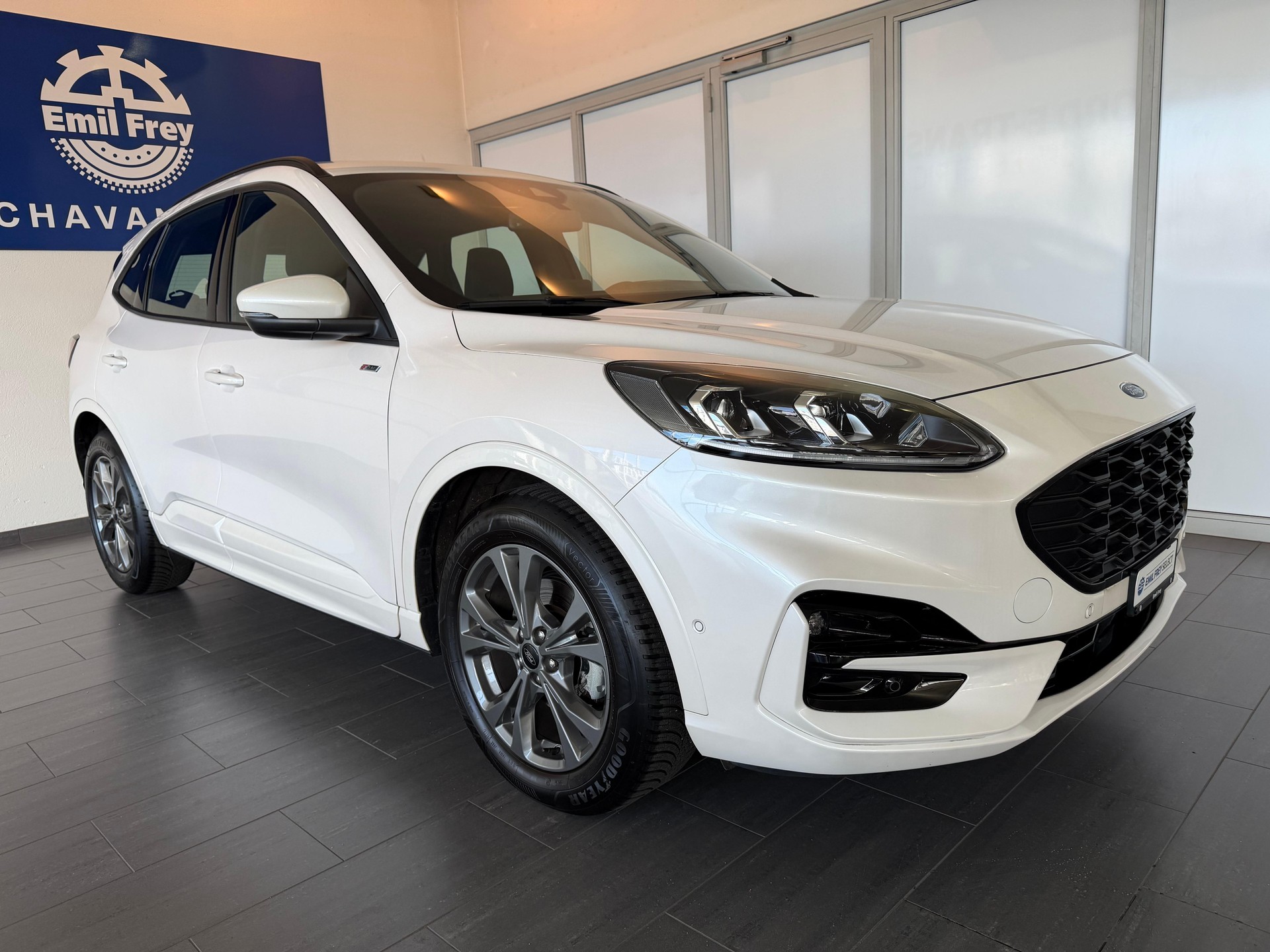 FORD Kuga 2.0 EcoBlue ST-Line-showroom-element-1