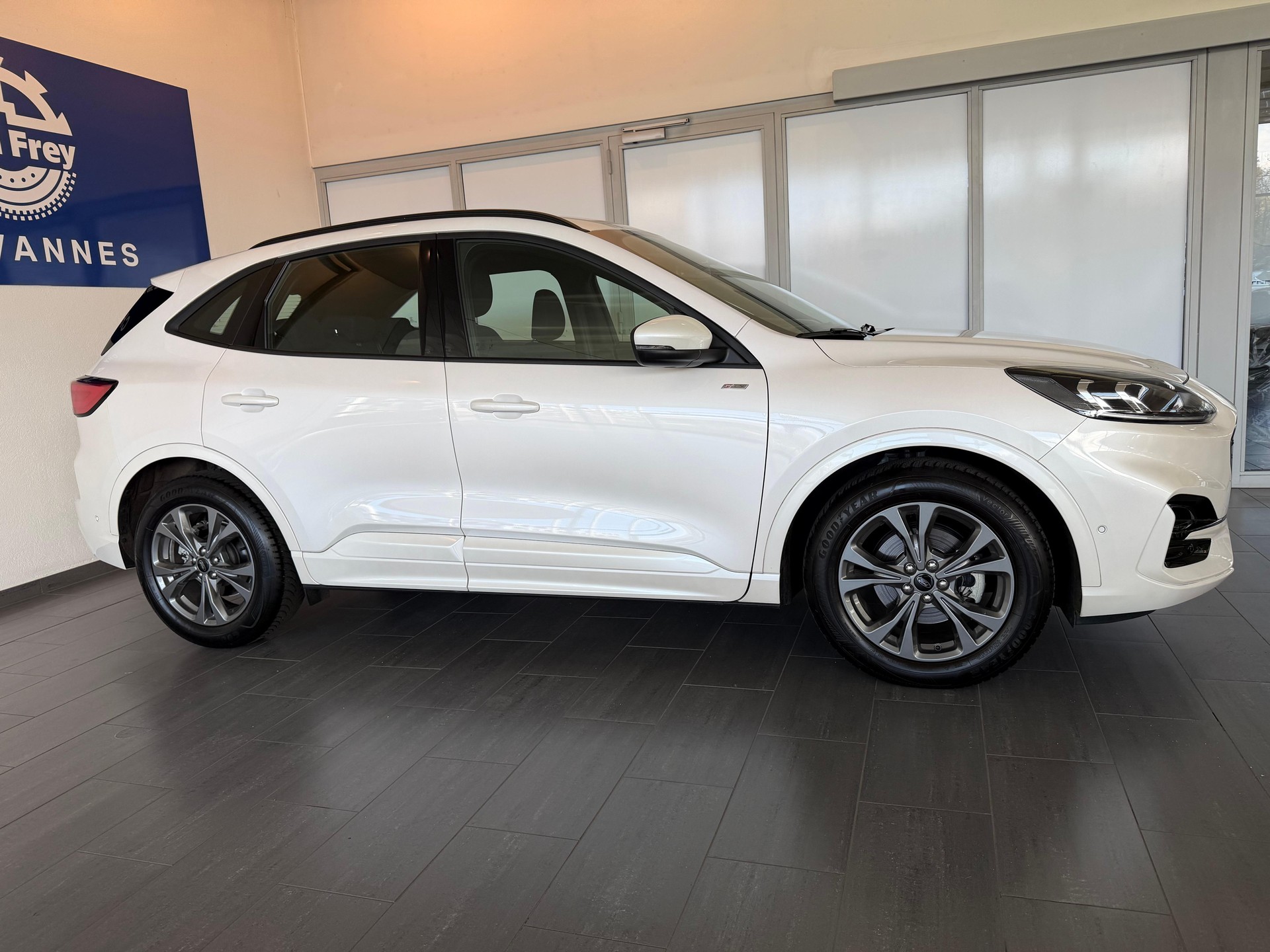 FORD Kuga 2.0 EcoBlue ST-Line-showroom-element-2
