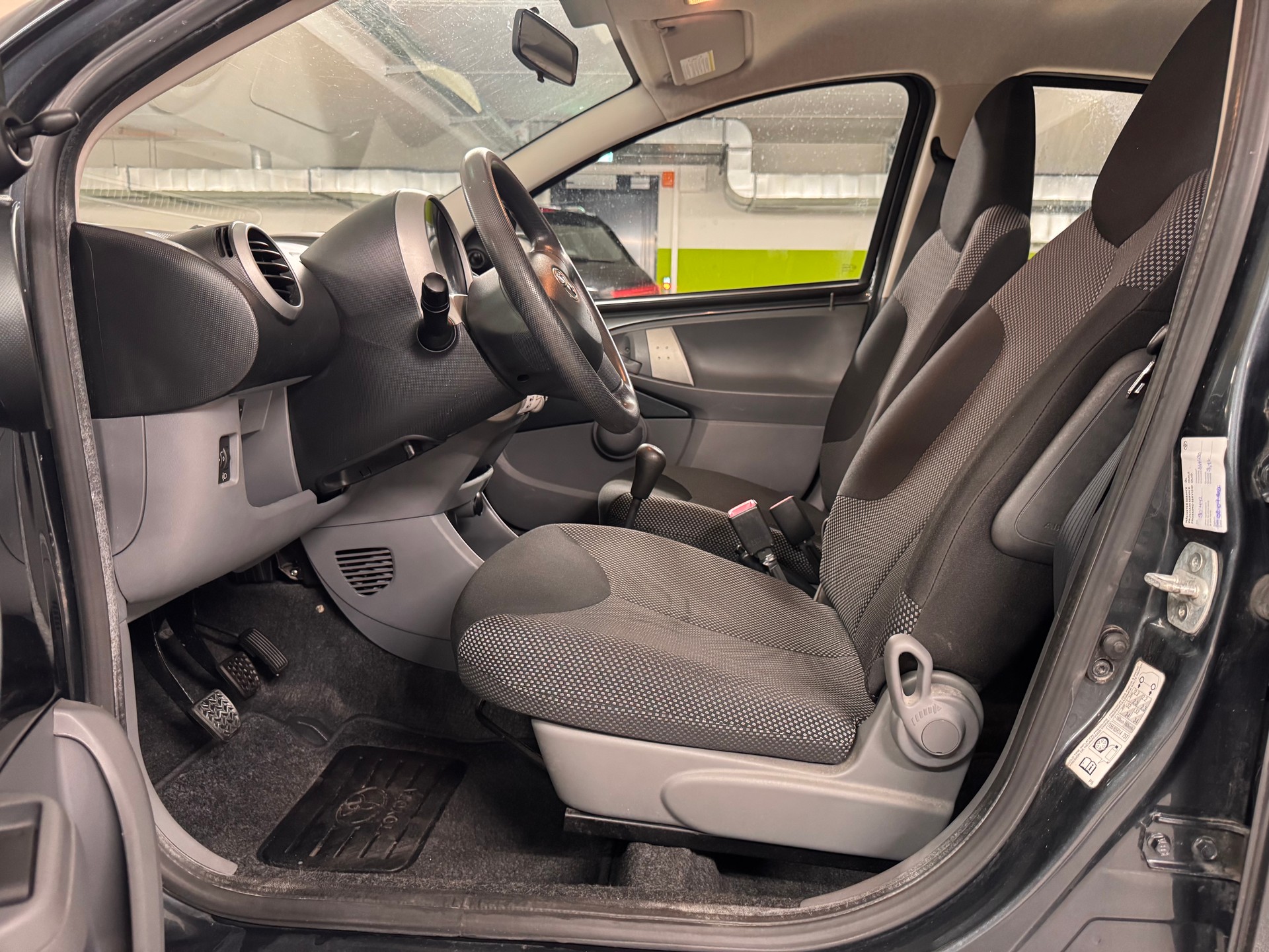 TOYOTA Aygo 1.0 Linea Luna-image-9