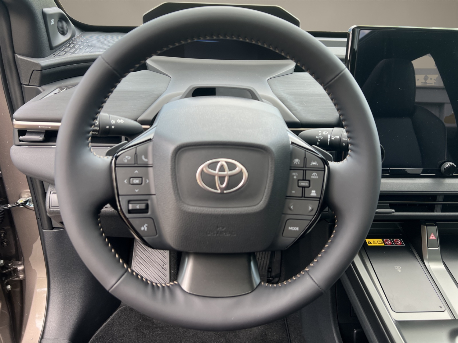 TOYOTA bZ4X Touring Premium AWD-image-14