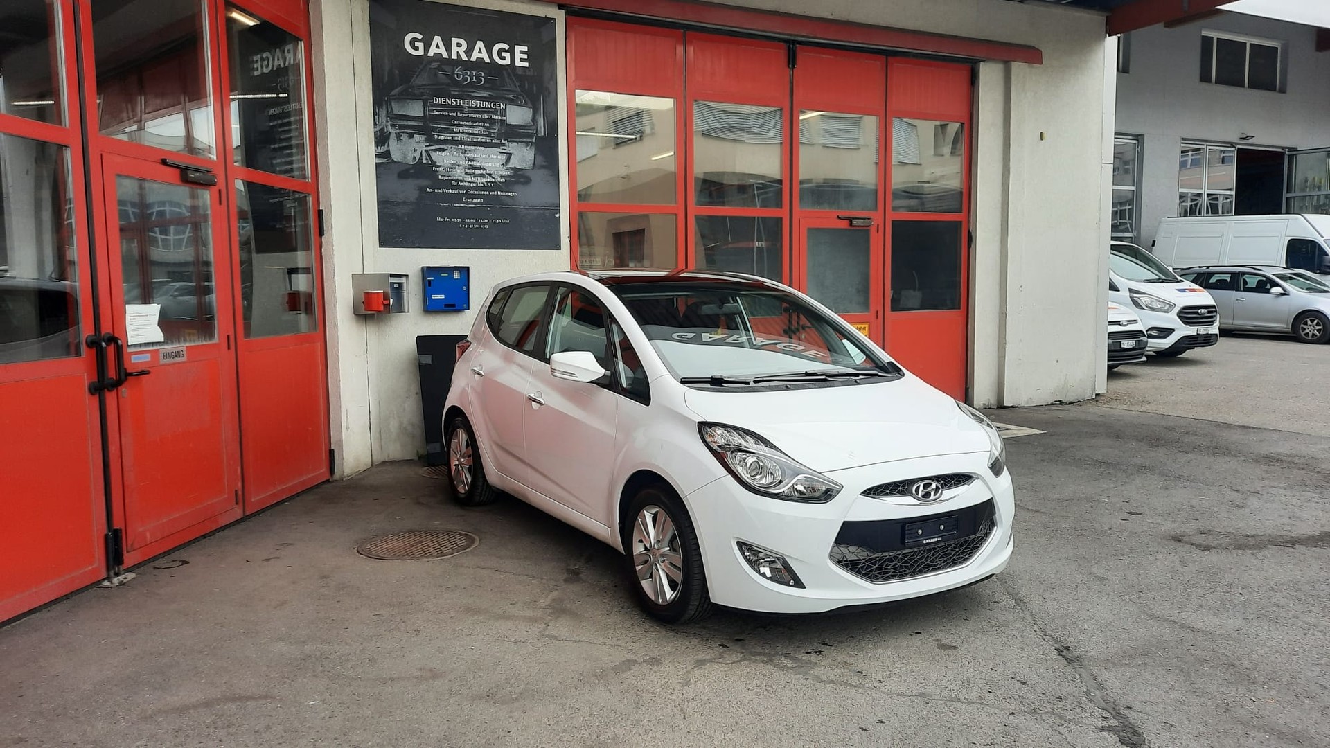 HYUNDAI iX20 1.6 Premium Automatic-showroom-element-1