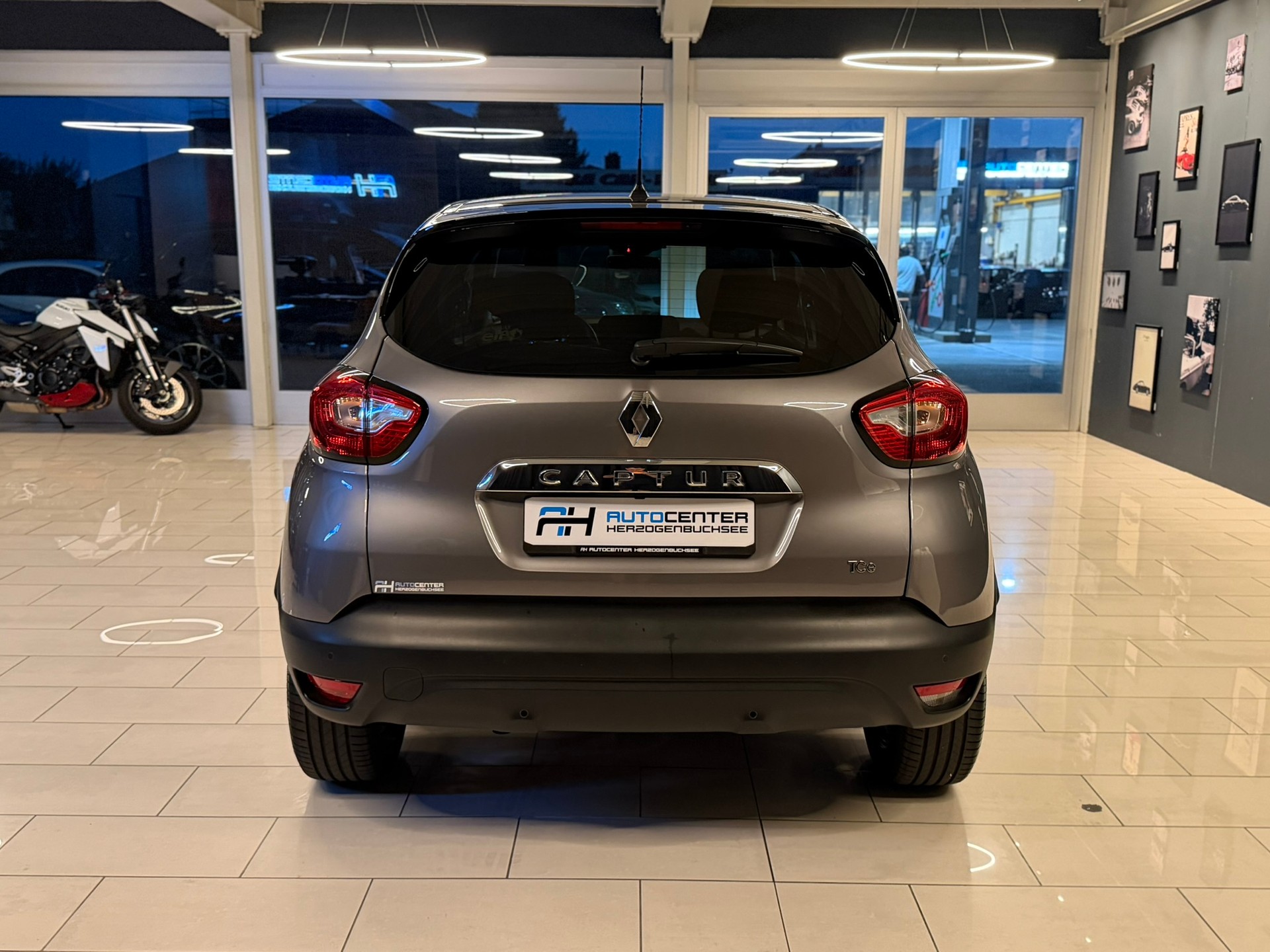 RENAULT Captur 1.2 T 16V Privilège EDC-image-5