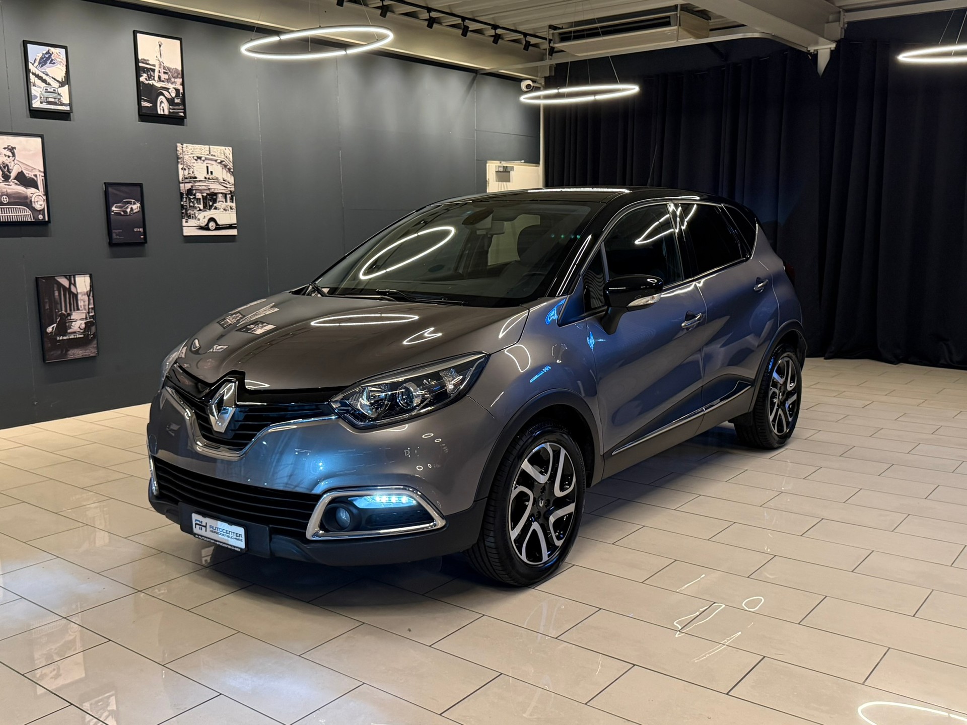 RENAULT Captur 1.2 T 16V Privilège EDC-showroom-element-2