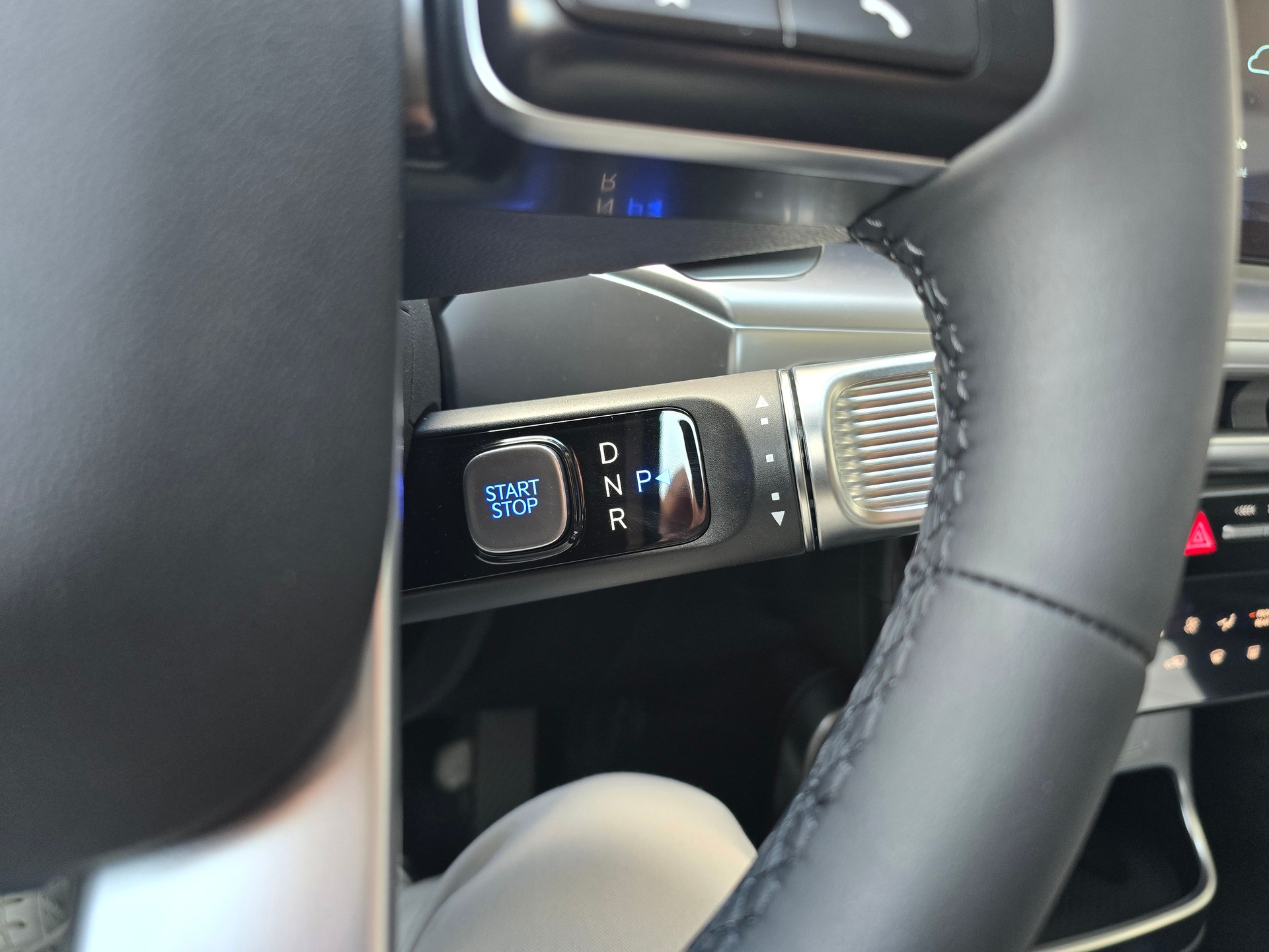 HYUNDAI Ioniq 9 110kWh Amplia 4WD-image-5