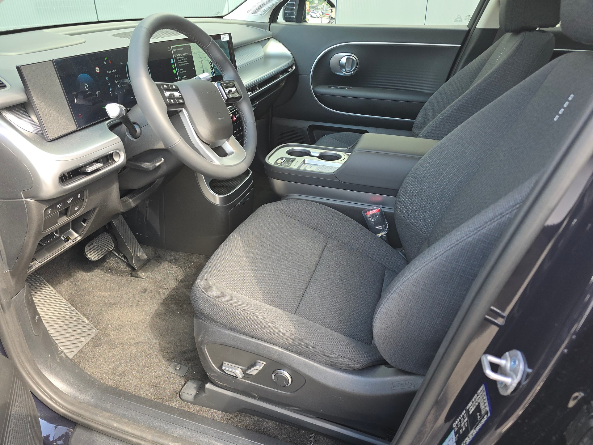 HYUNDAI Ioniq 9 110kWh Amplia 4WD-image-2