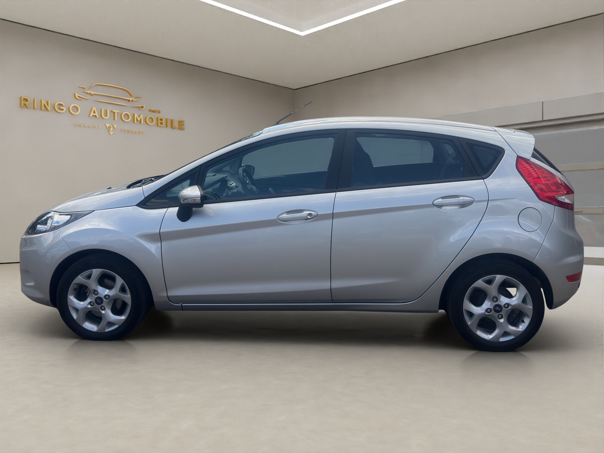 FORD Fiesta 1.4 16V Trend Automatic-showroom-element-3
