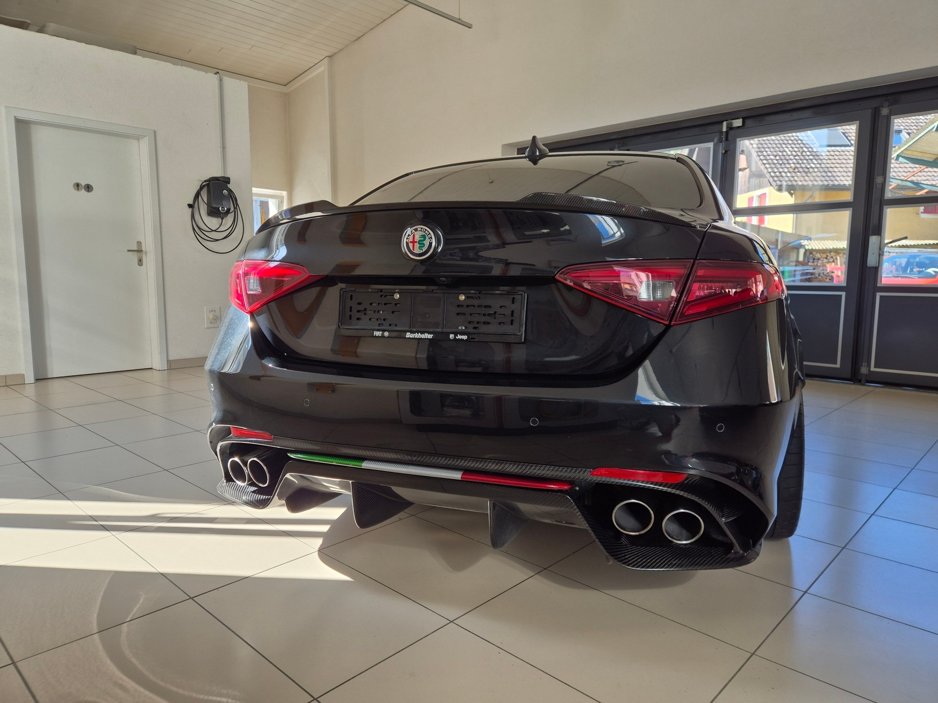 ALFA ROMEO Giulia 2.9 V6 Quadrifoglio Automatic 10 ANS SWISS FREE SERVICE-image-4
