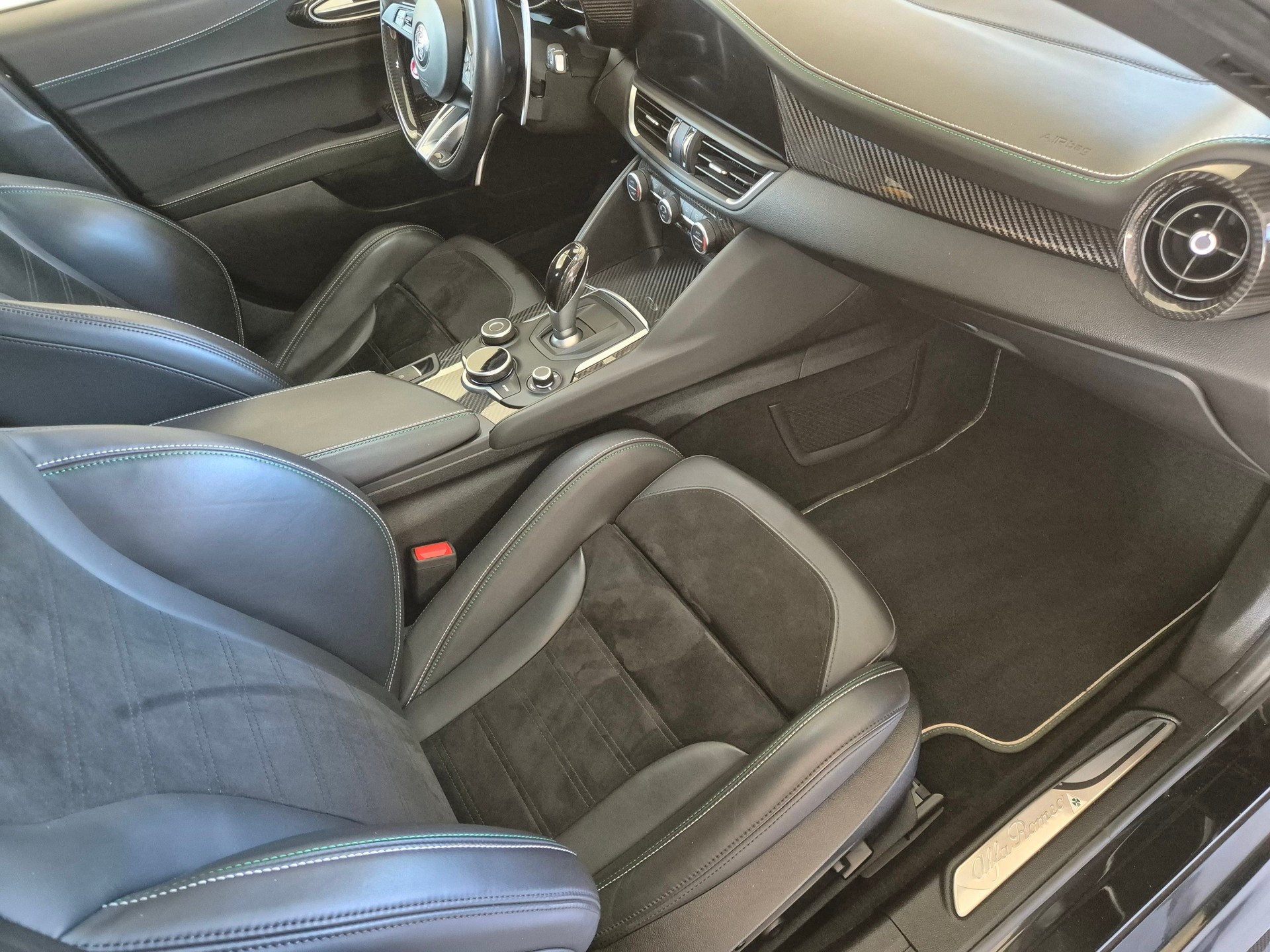 ALFA ROMEO Giulia 2.9 V6 Quadrifoglio Automatic 10 ANS SWISS FREE SERVICE-image-23