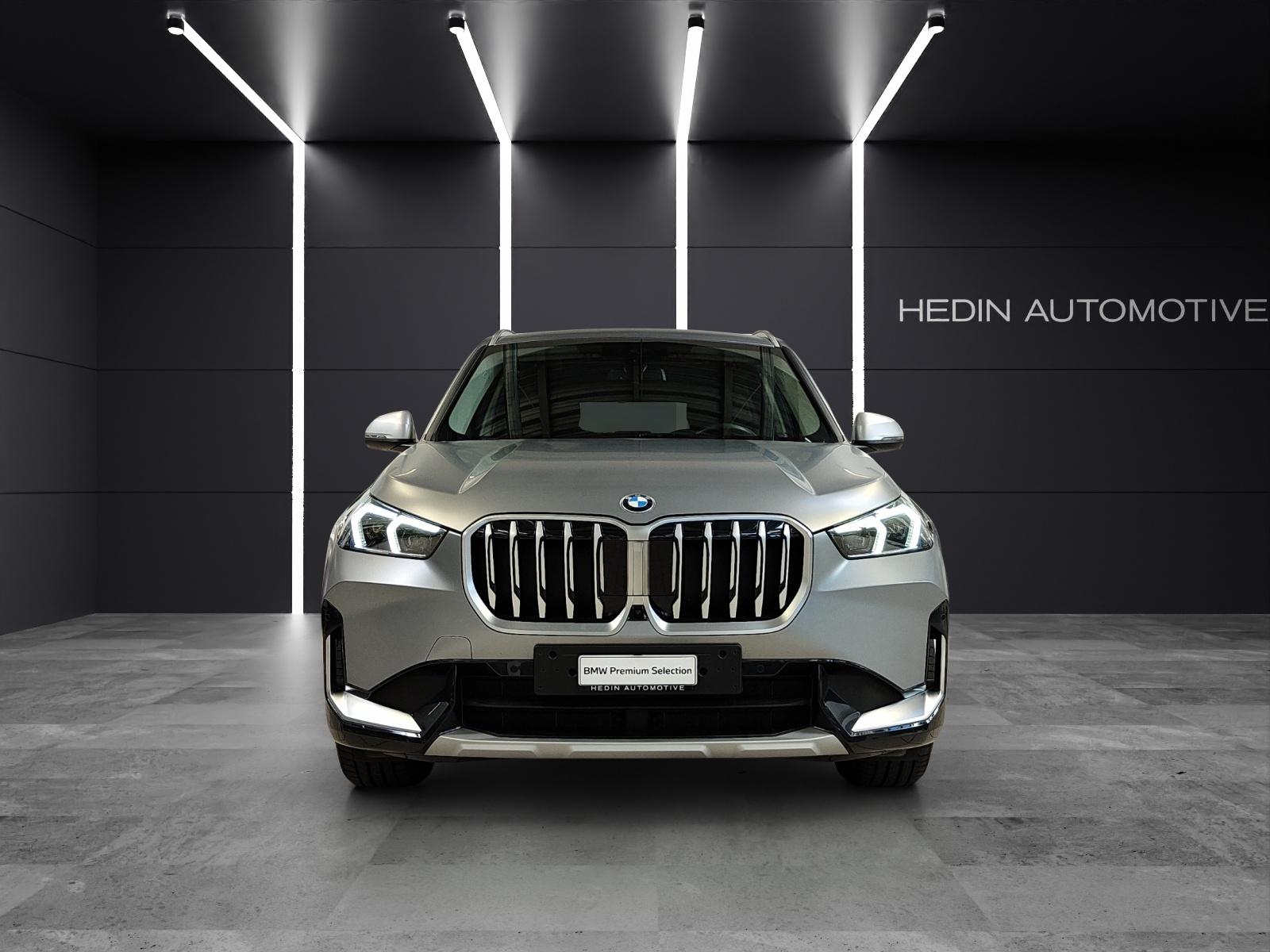 BMW X1 23i xDrive-showroom-element-2