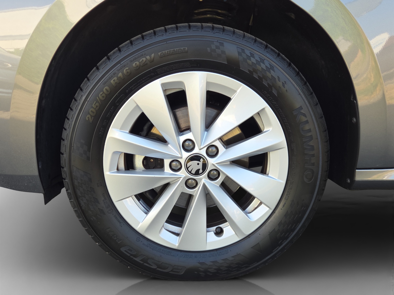 SKODA Kamiq 1.0 TSI Dynamic DSG-image-13
