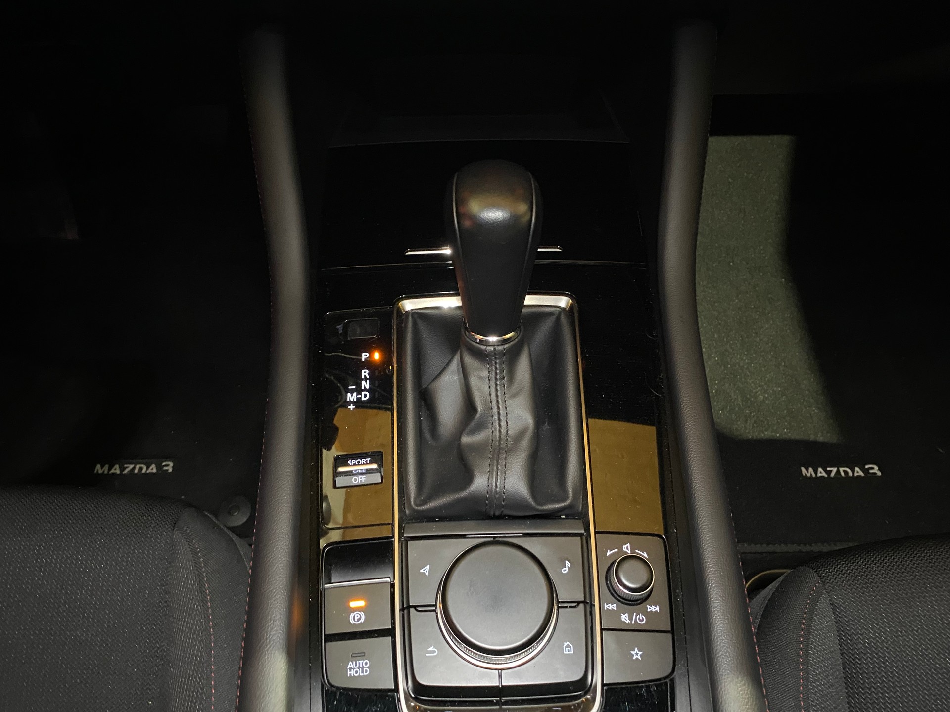MAZDA 3 Hatchback SKYACTIV-X M Hybrid 186 Homura Automat-image-25
