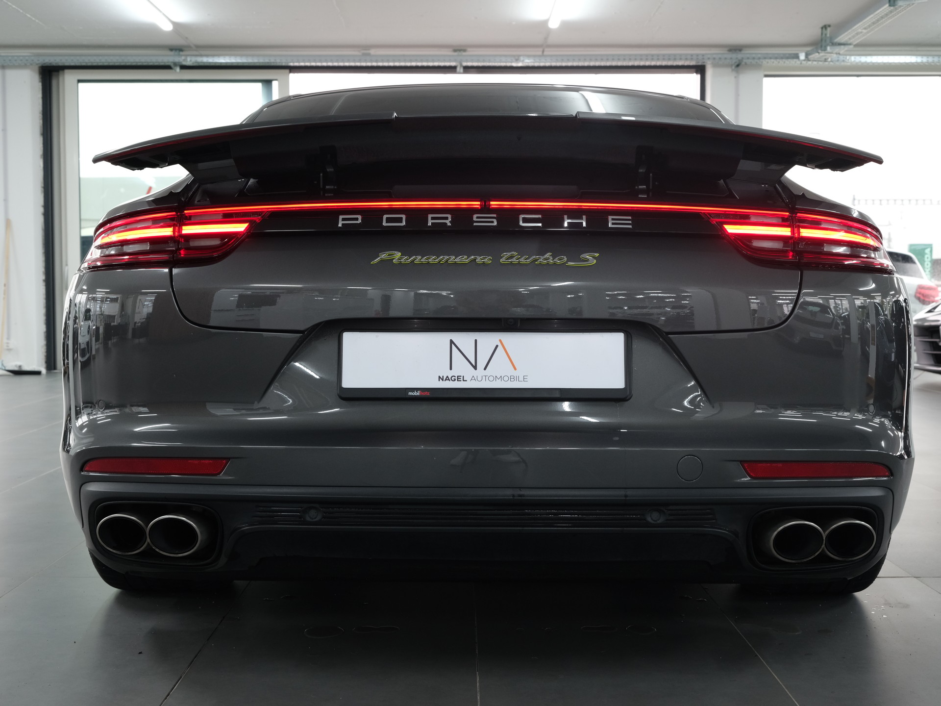 PORSCHE Panamera Turbo S Executive E-Hybrid PDK *Porsche Aproved* *Sport Chrono* *Vollausstattung*-showroom-element-3