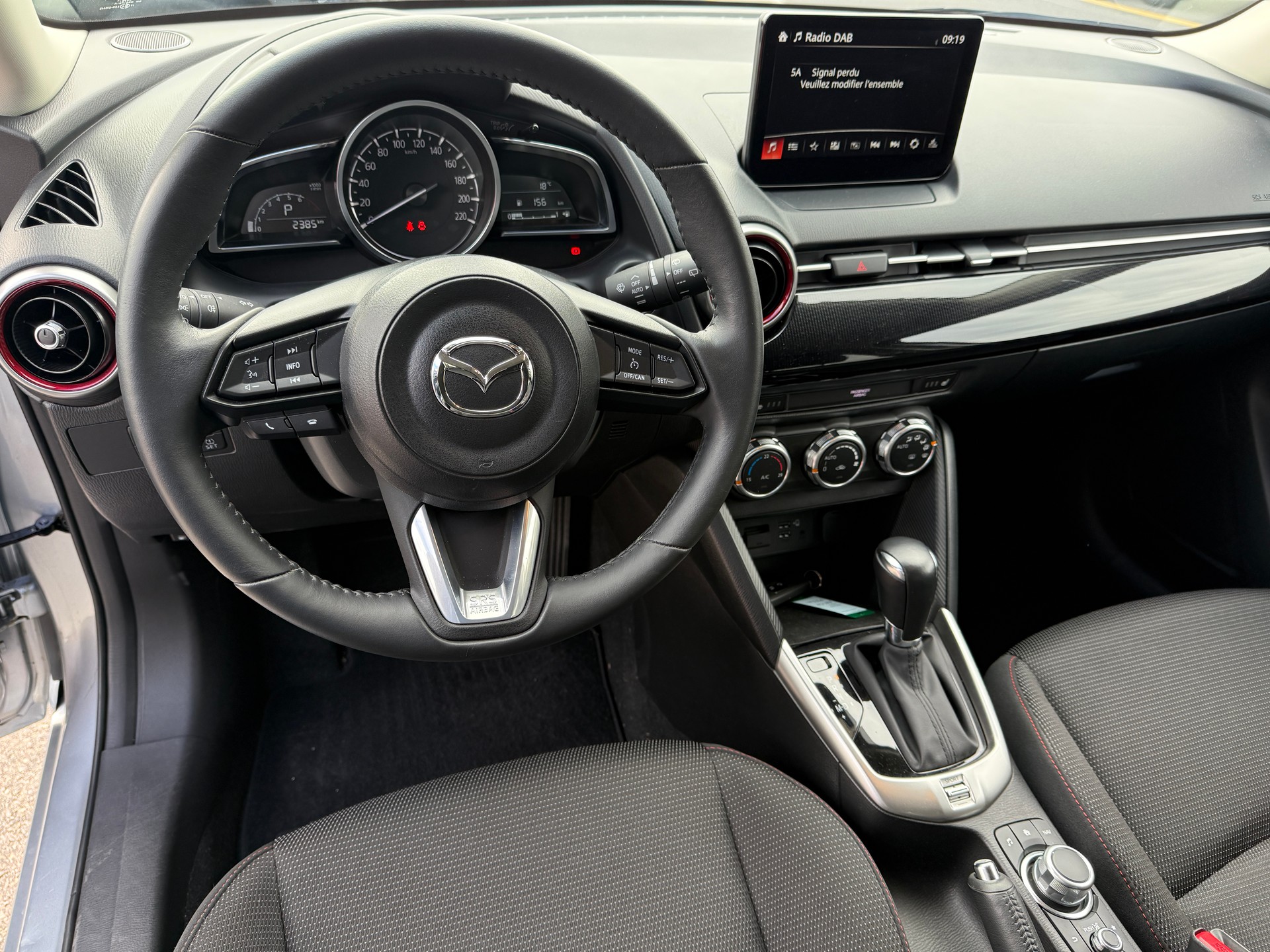 MAZDA 2 SKYACTIV-G 90 Homura Automat - Dernier Service Mazda fait le 11-06-2026 à 2’374 km - Garantie Mazda valable jusqu’a 01.2028-image-14