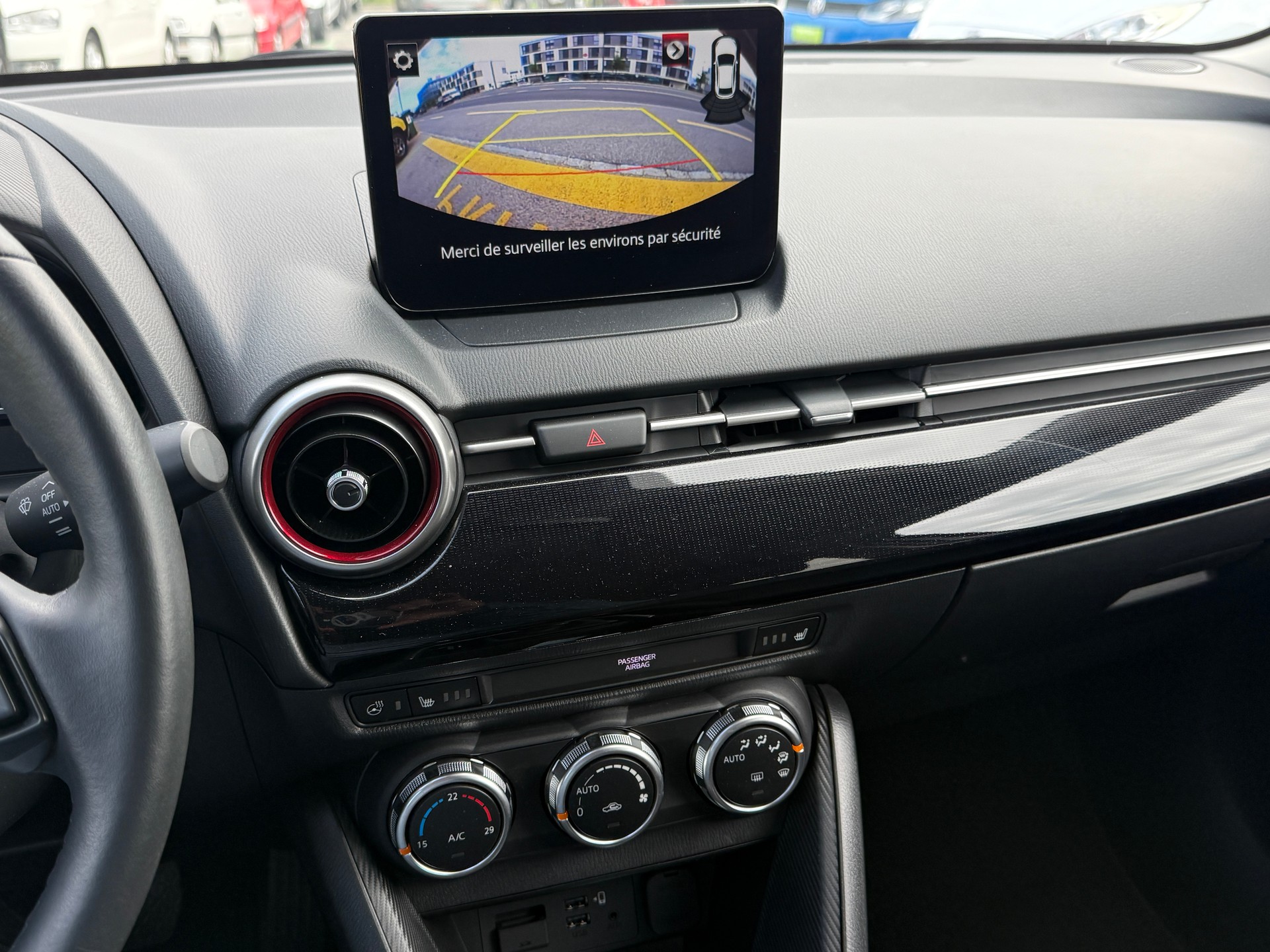 MAZDA 2 SKYACTIV-G 90 Homura Automat - Dernier Service Mazda fait le 11-06-2026 à 2’374 km - Garantie Mazda valable jusqu’a 01.2028-image-21