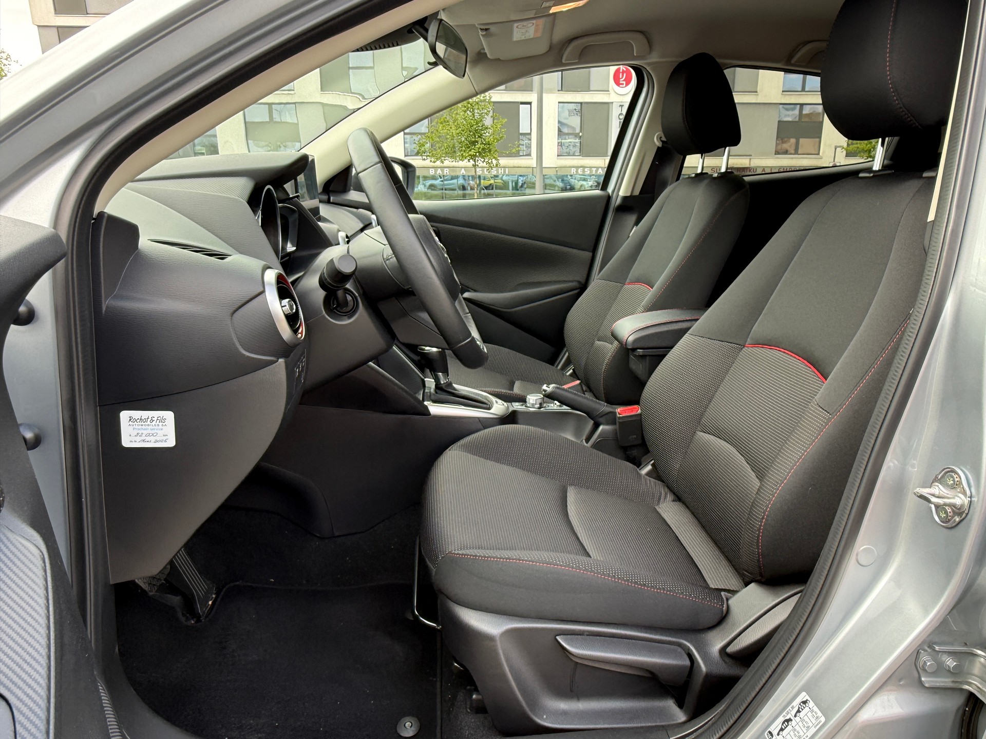 MAZDA 2 SKYACTIV-G 90 Homura Automat - Dernier Service Mazda fait le 11-06-2026 à 2’374 km - Garantie Mazda valable jusqu’a 01.2028-image-25