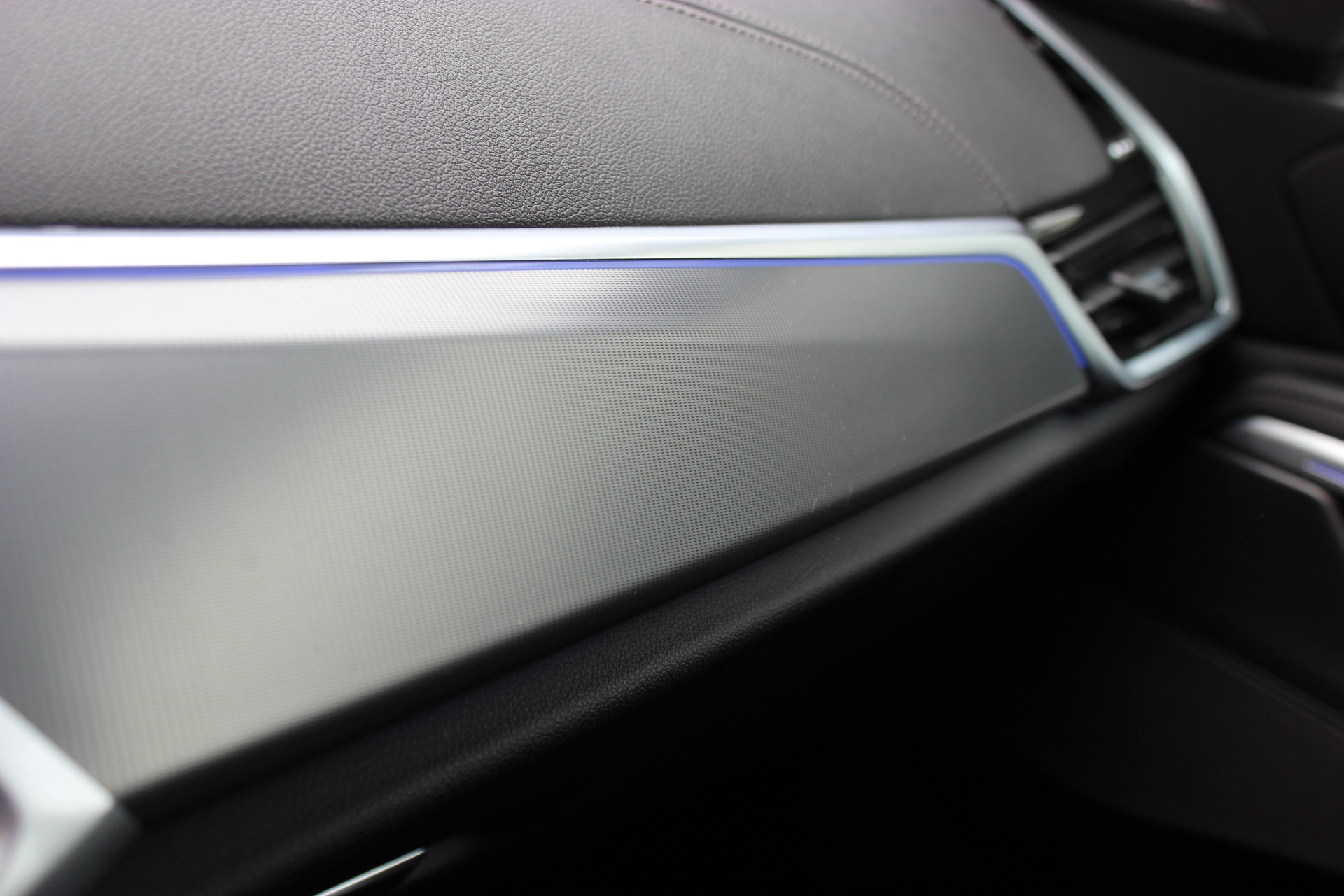 BMW X6 xDrive 48V 30d M Sport *MINERALWEISS METALLIC*-image-16