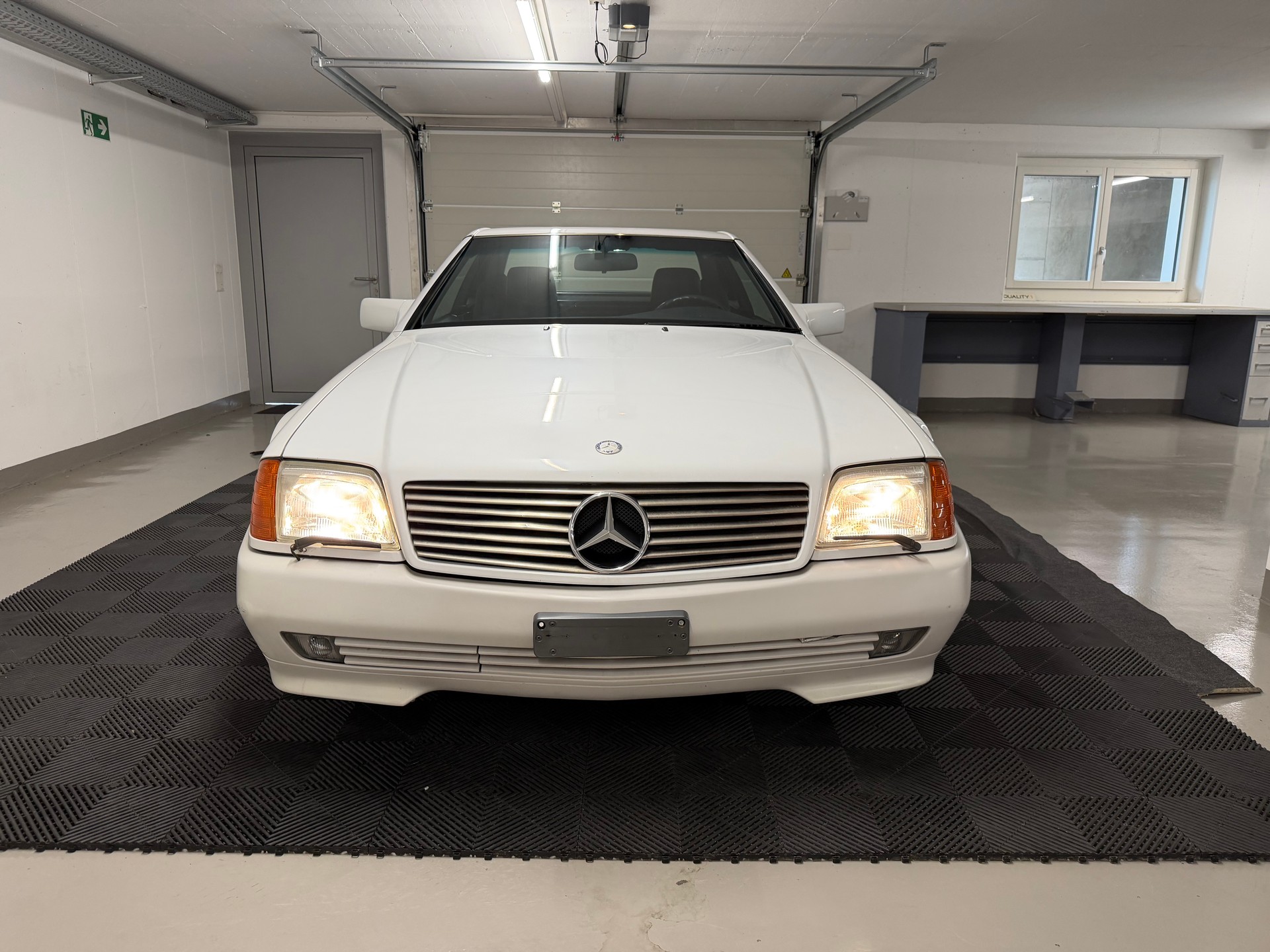 MERCEDES-BENZ SL 500 Automatic-showroom-element-1