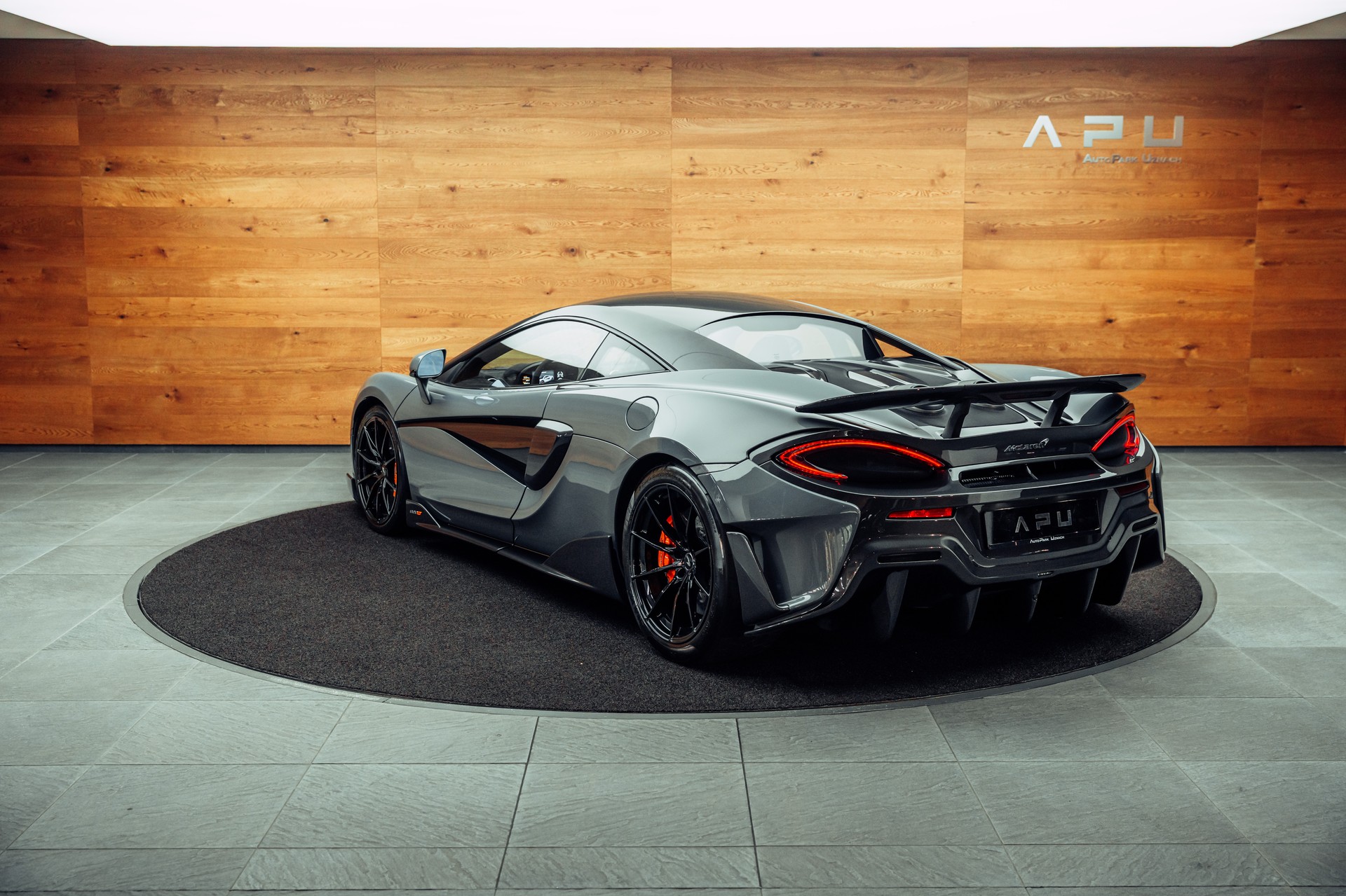 McLAREN 600LT Coupé 3.8 V8 SSG Chicane Effect-showroom-element-2